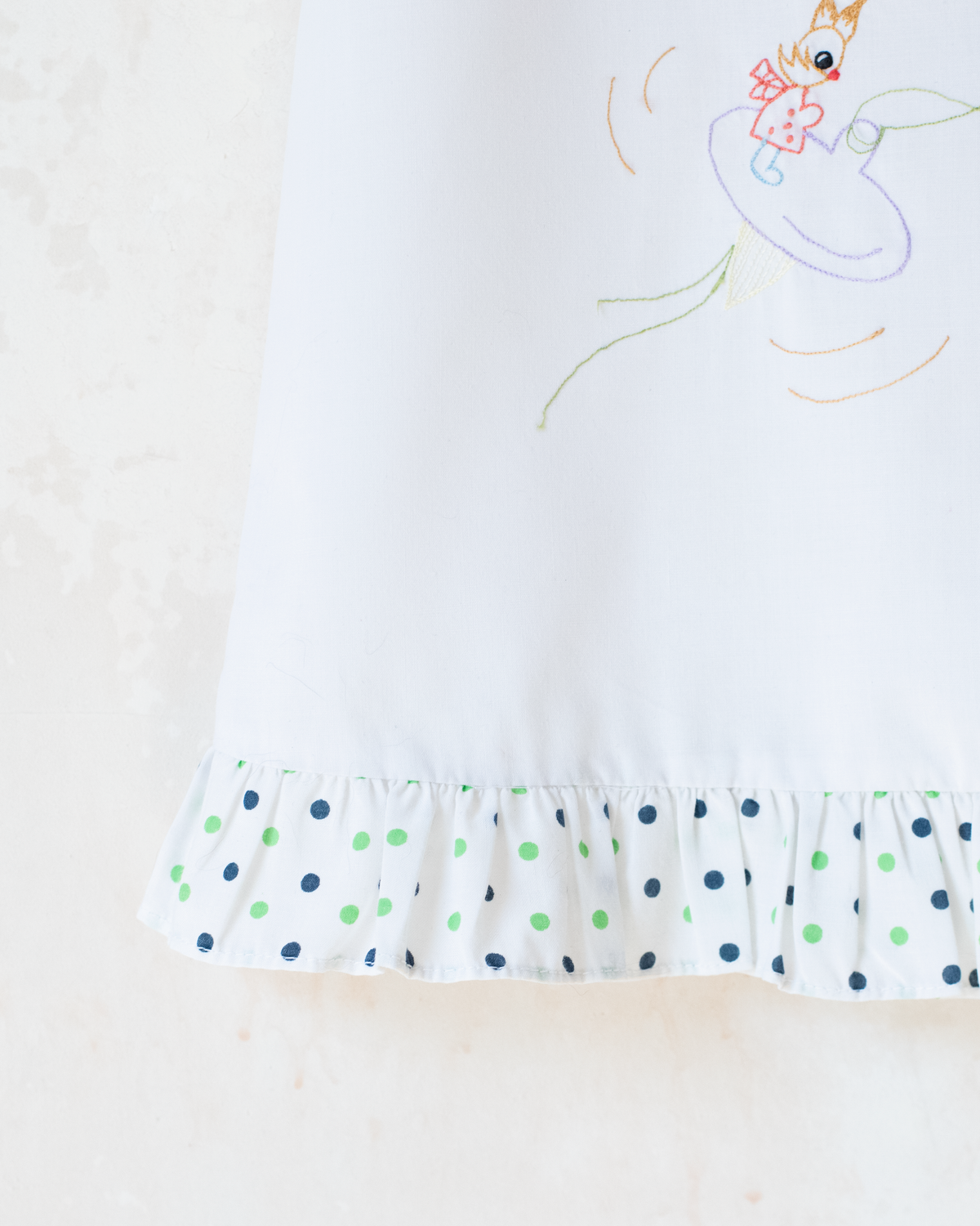 White dress with beautiful embroidery | 4-5 years