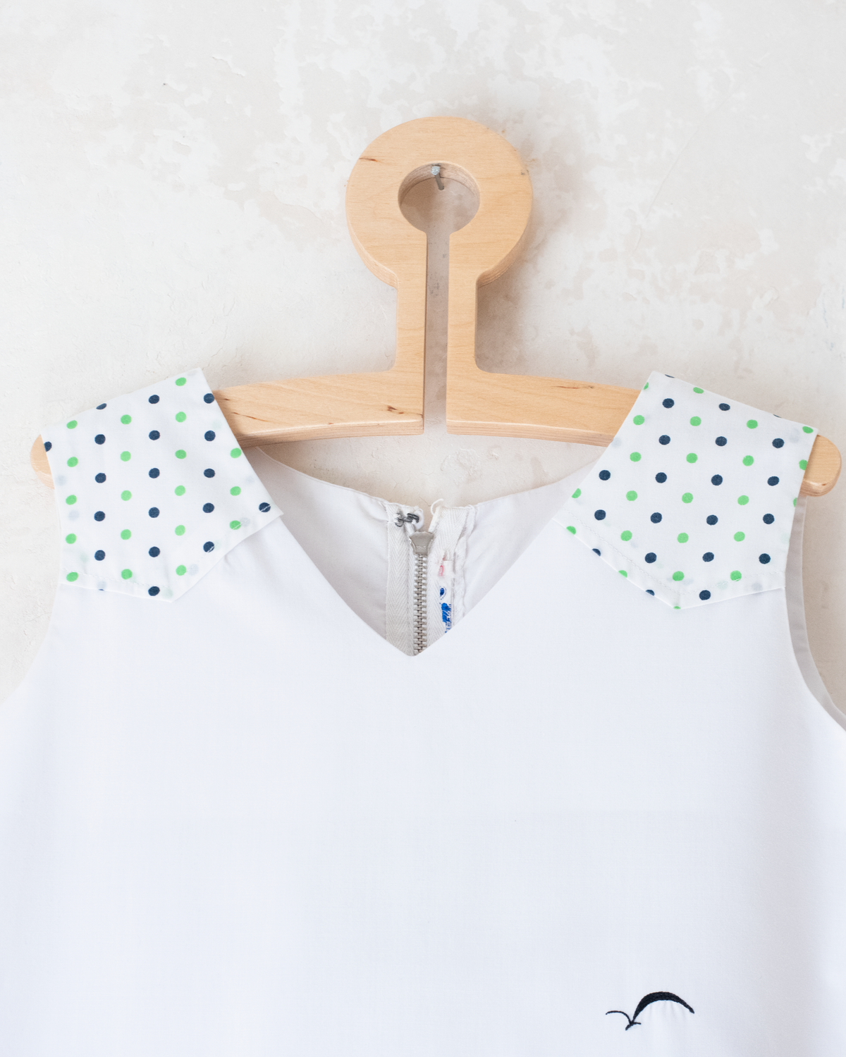 White dress with beautiful embroidery | 4-5 years