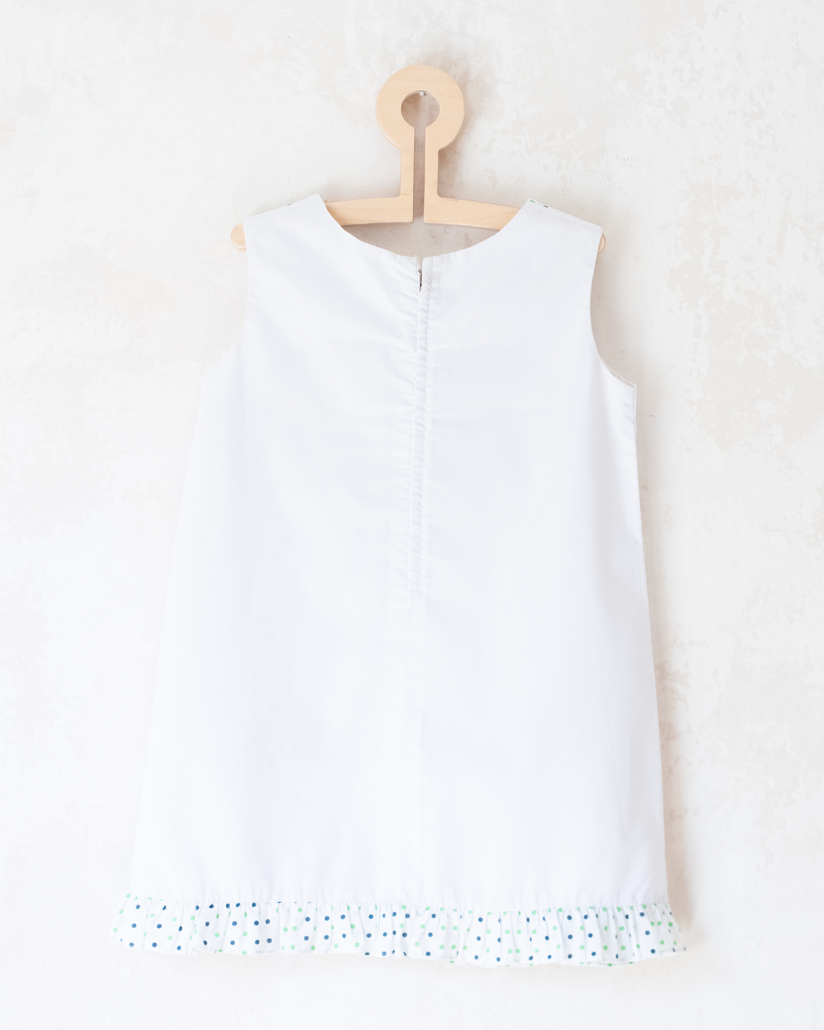 White dress with beautiful embroidery | 4-5 years