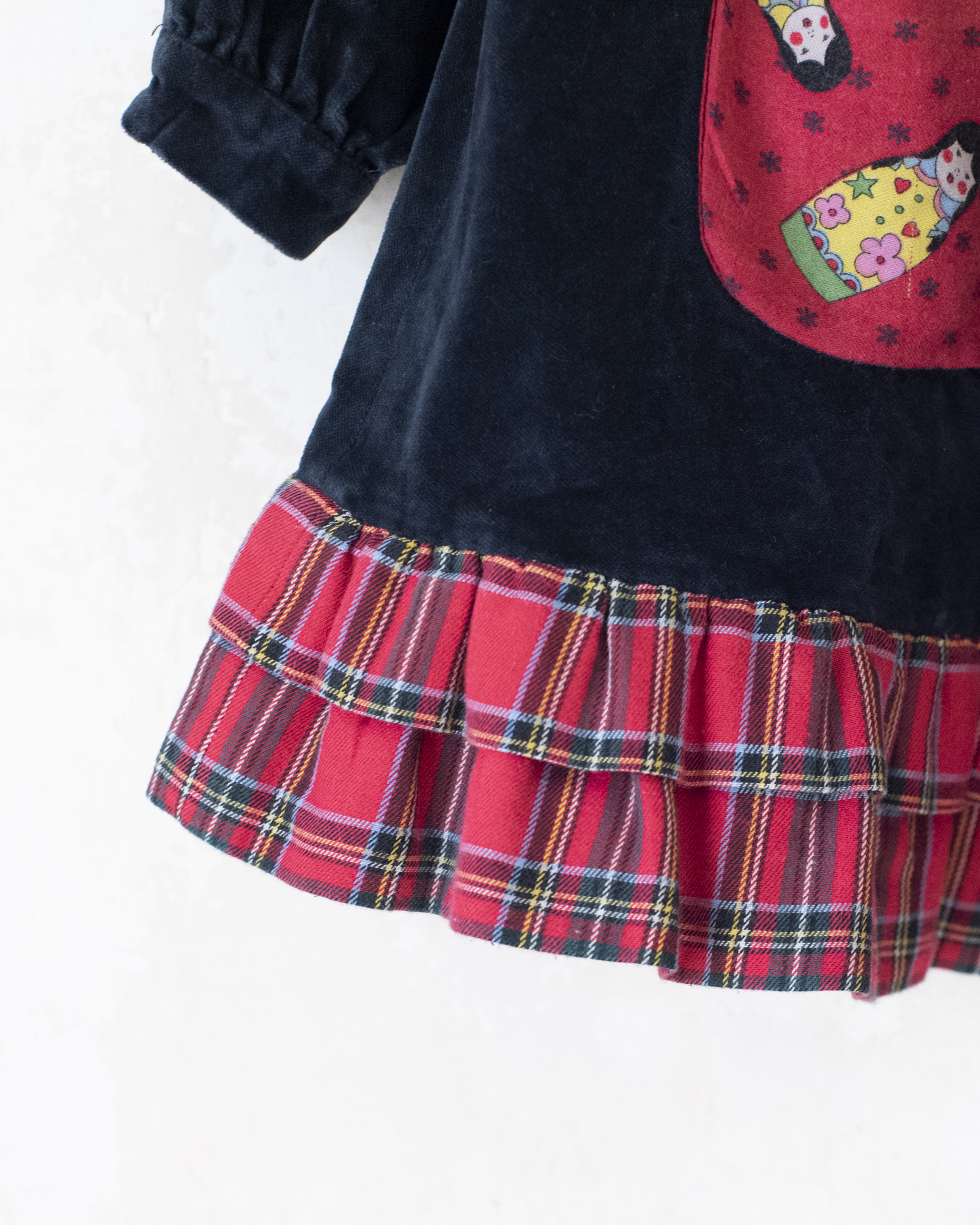 שמלת קטיפה שחורה עם בבושקות מבית מוסקינו | 2-3 שנים