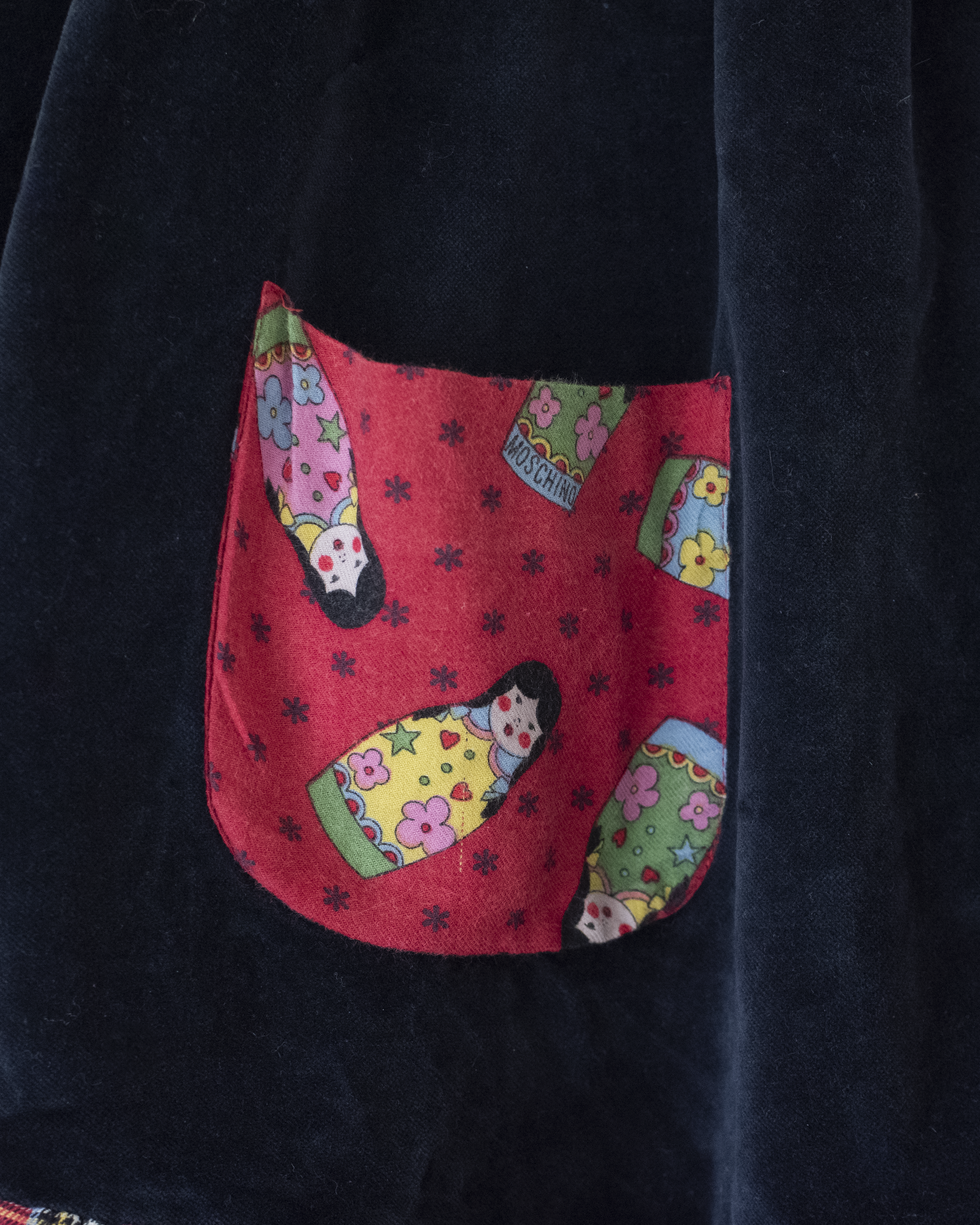 שמלת קטיפה שחורה עם בבושקות מבית מוסקינו | 2-3 שנים