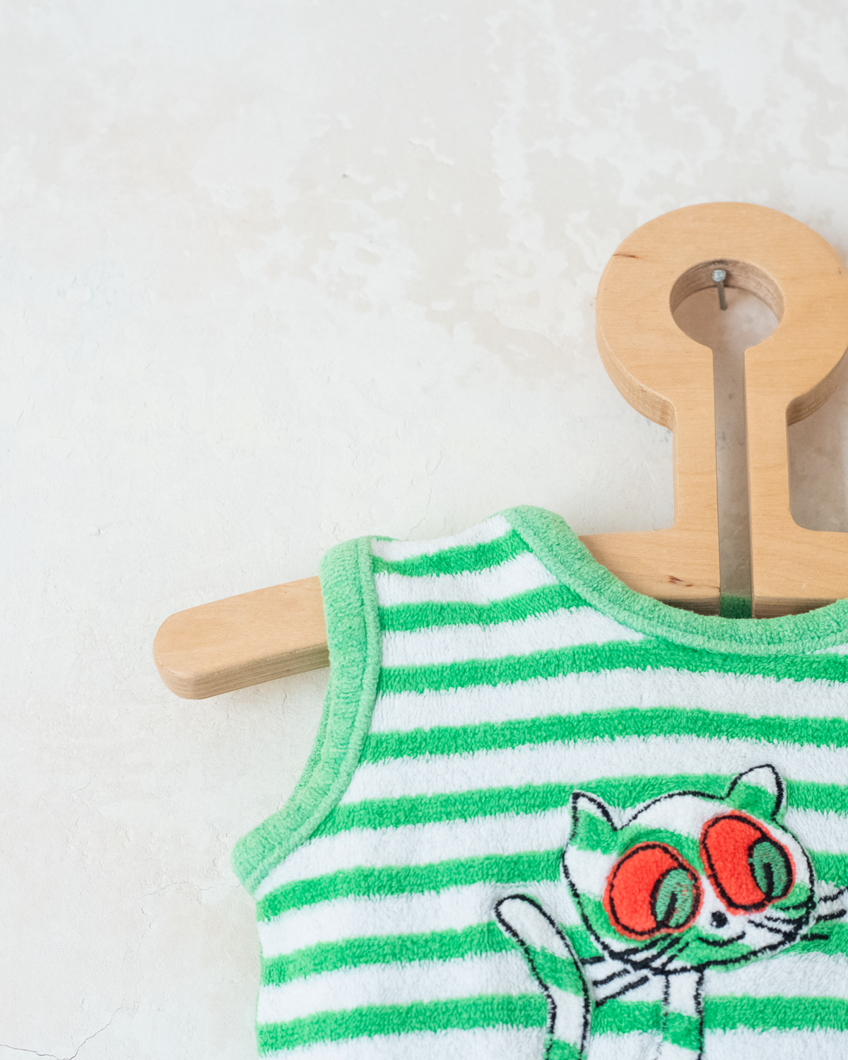 אוברול קטיפה נוסטלגי עם חתול | 9-12 חודשים