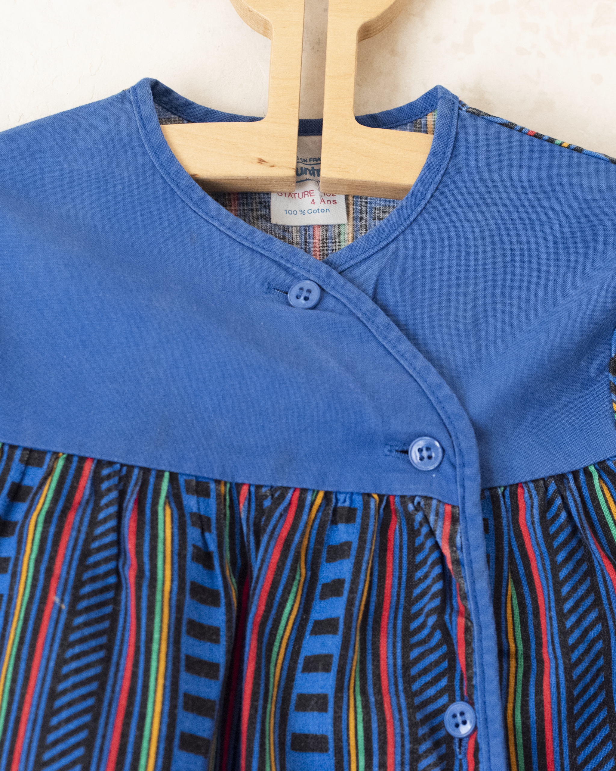 שמלה כחולה עם הדפסים צבעוניים | 3-4 שנים