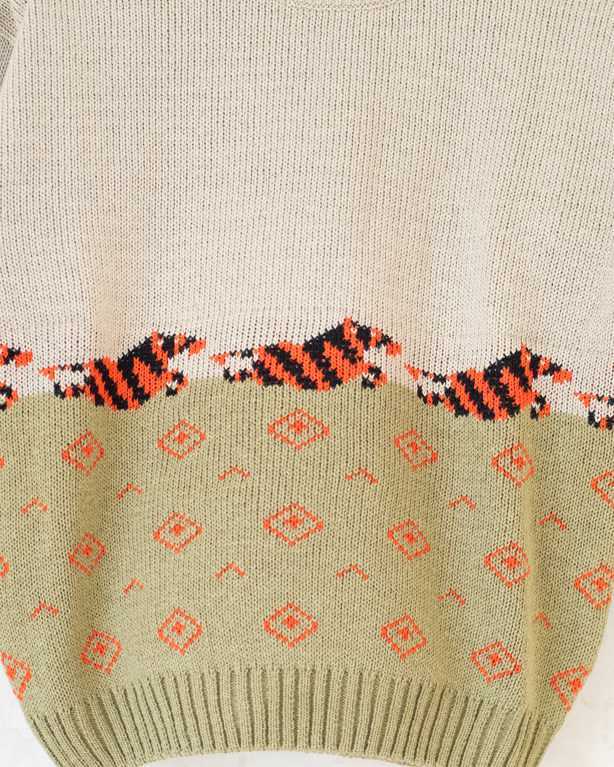 Beige knit with leopards | Italian deadstock | 3-4 years
