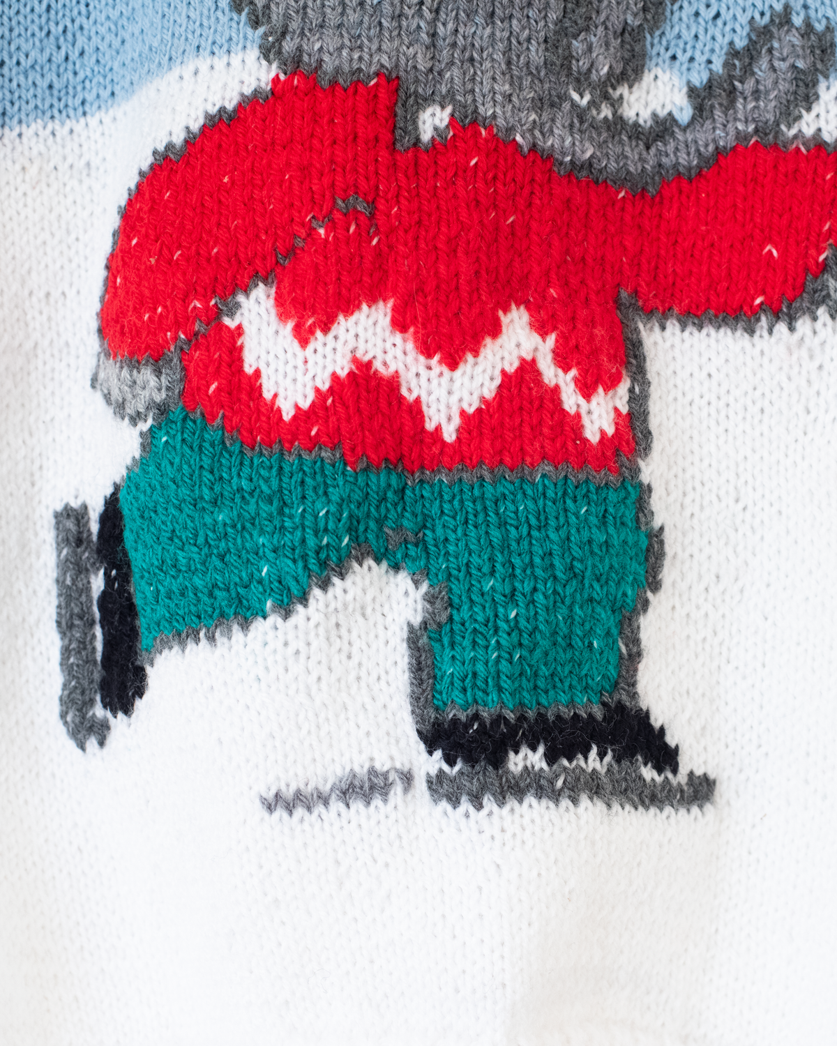 Wool sweater with the king in the ski bar | 5-6 years