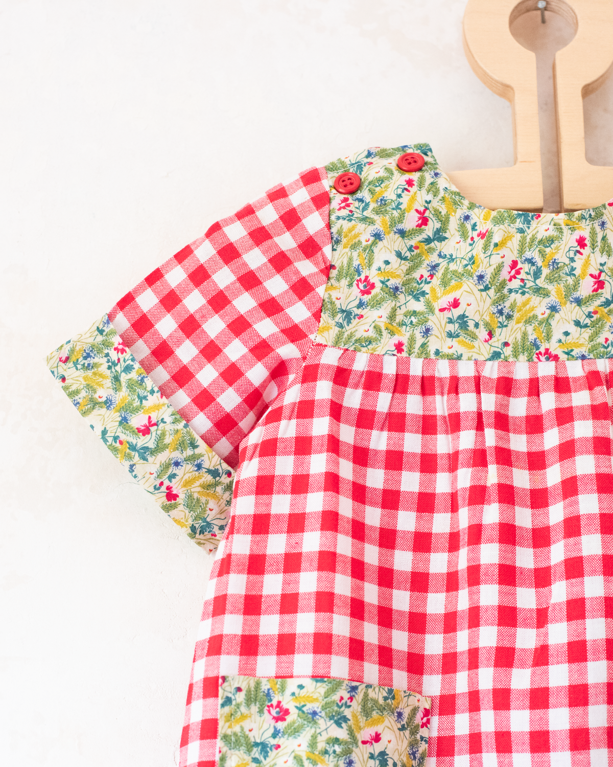 Red and white checkered dress with flowers | 2-3 years