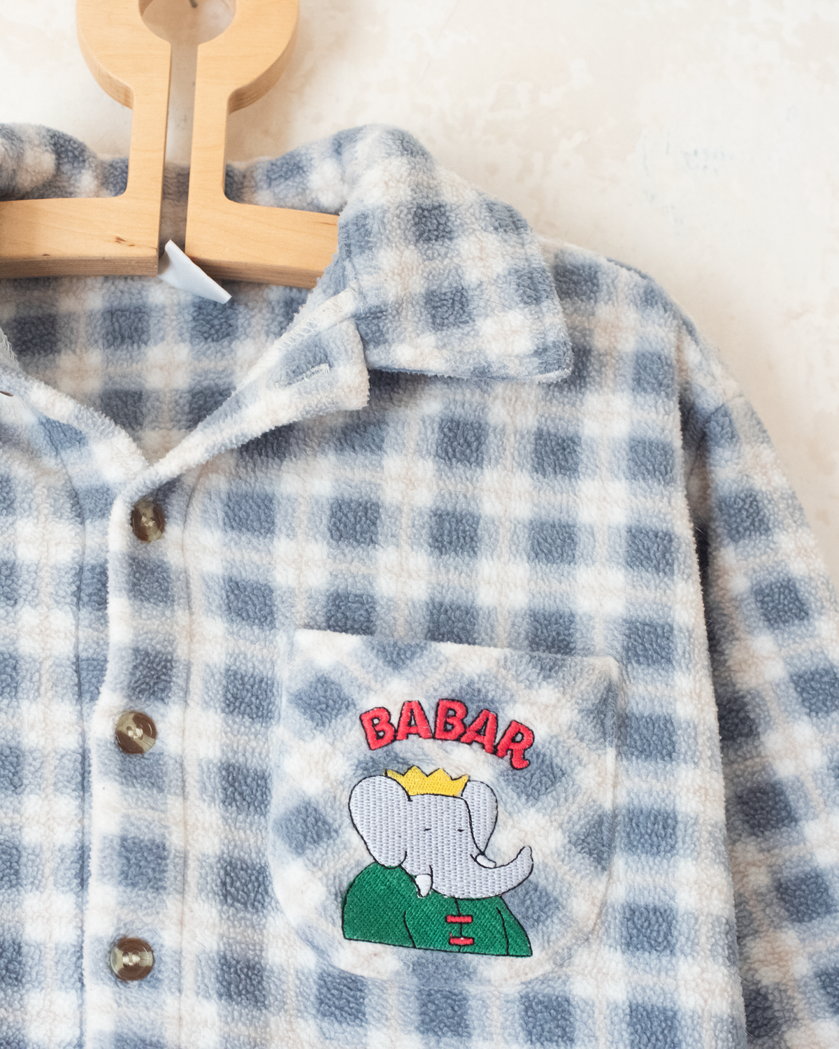 Plaid brass shirt with the king in the bar | 4-5 years