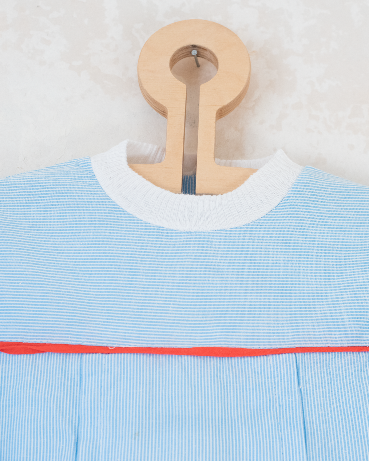 Seventies shirt with embroidered carriage | 12-18 months