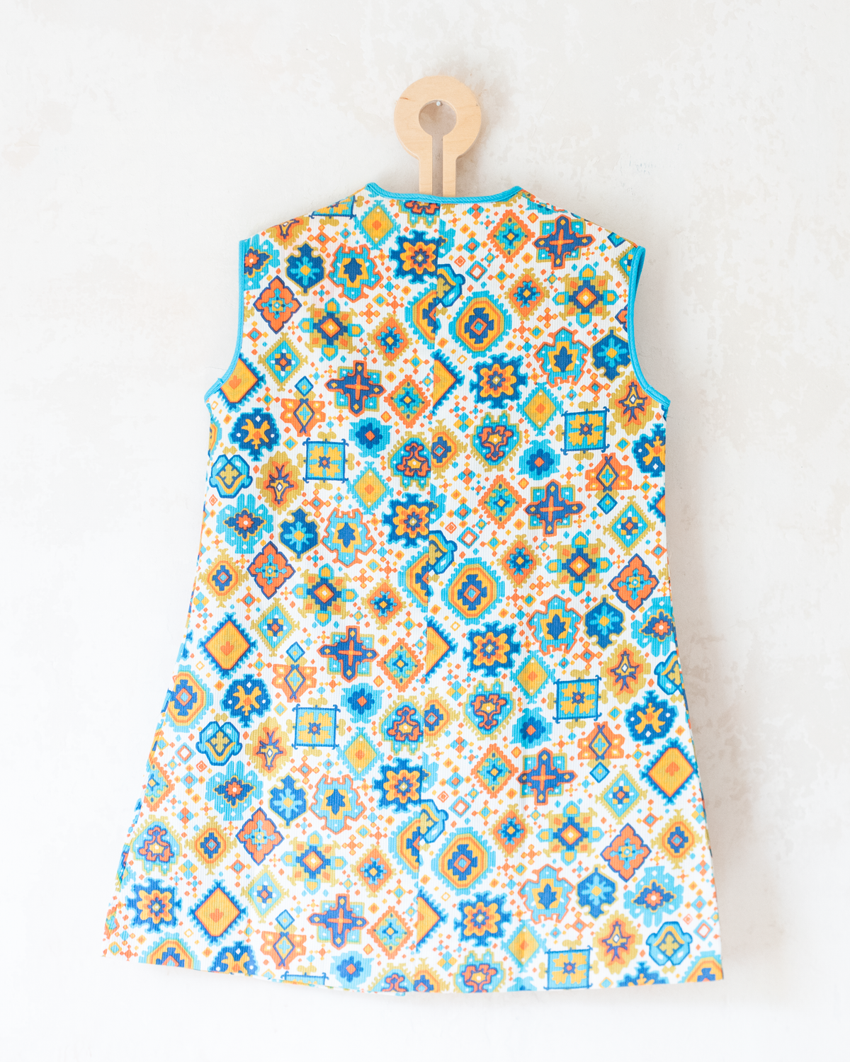 Colorful dress with 70s shapes | Dead stock | 5-6 years