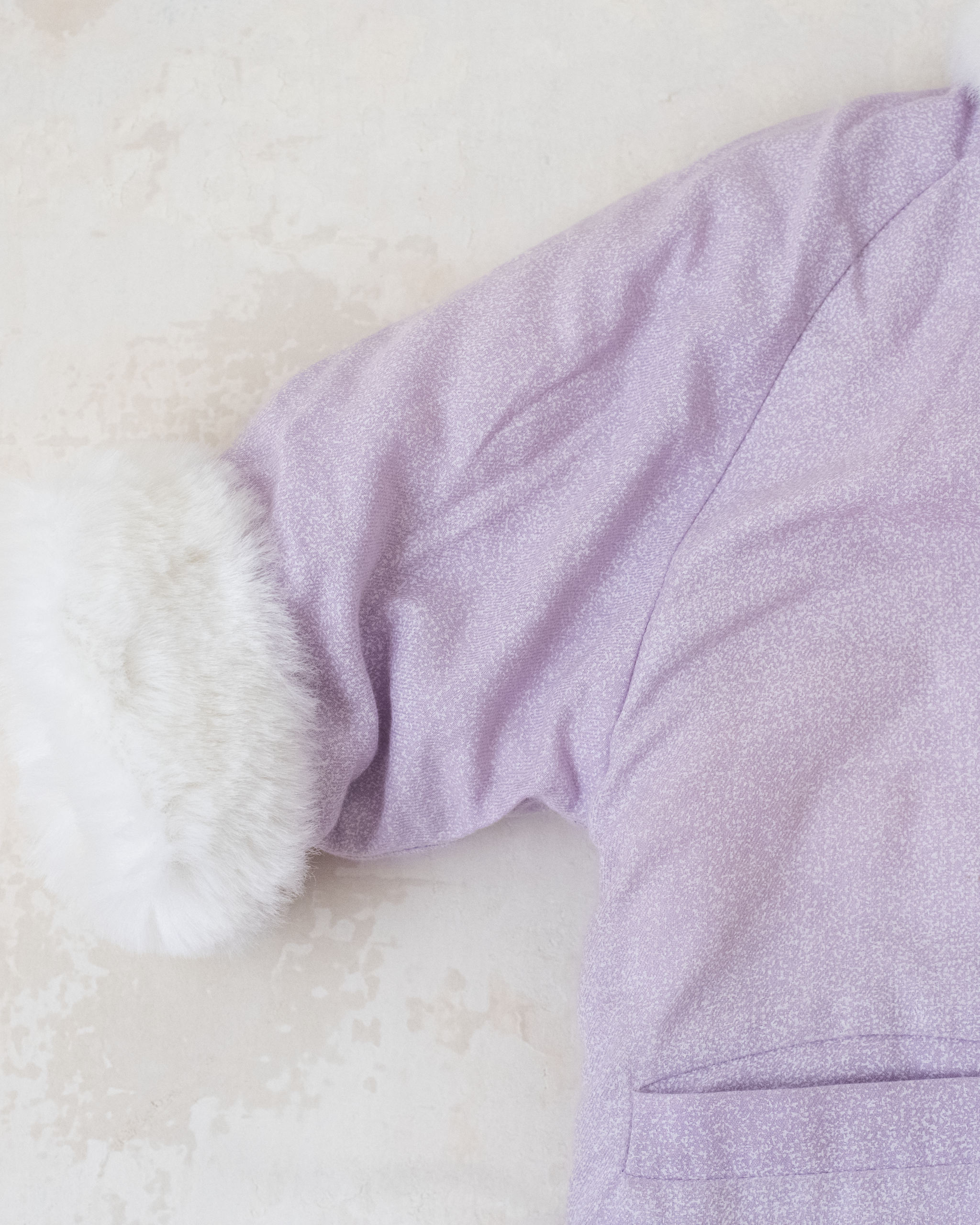 מעיל סגול עם פרווה מבית איב סאן לורן | 12-18 חודשים