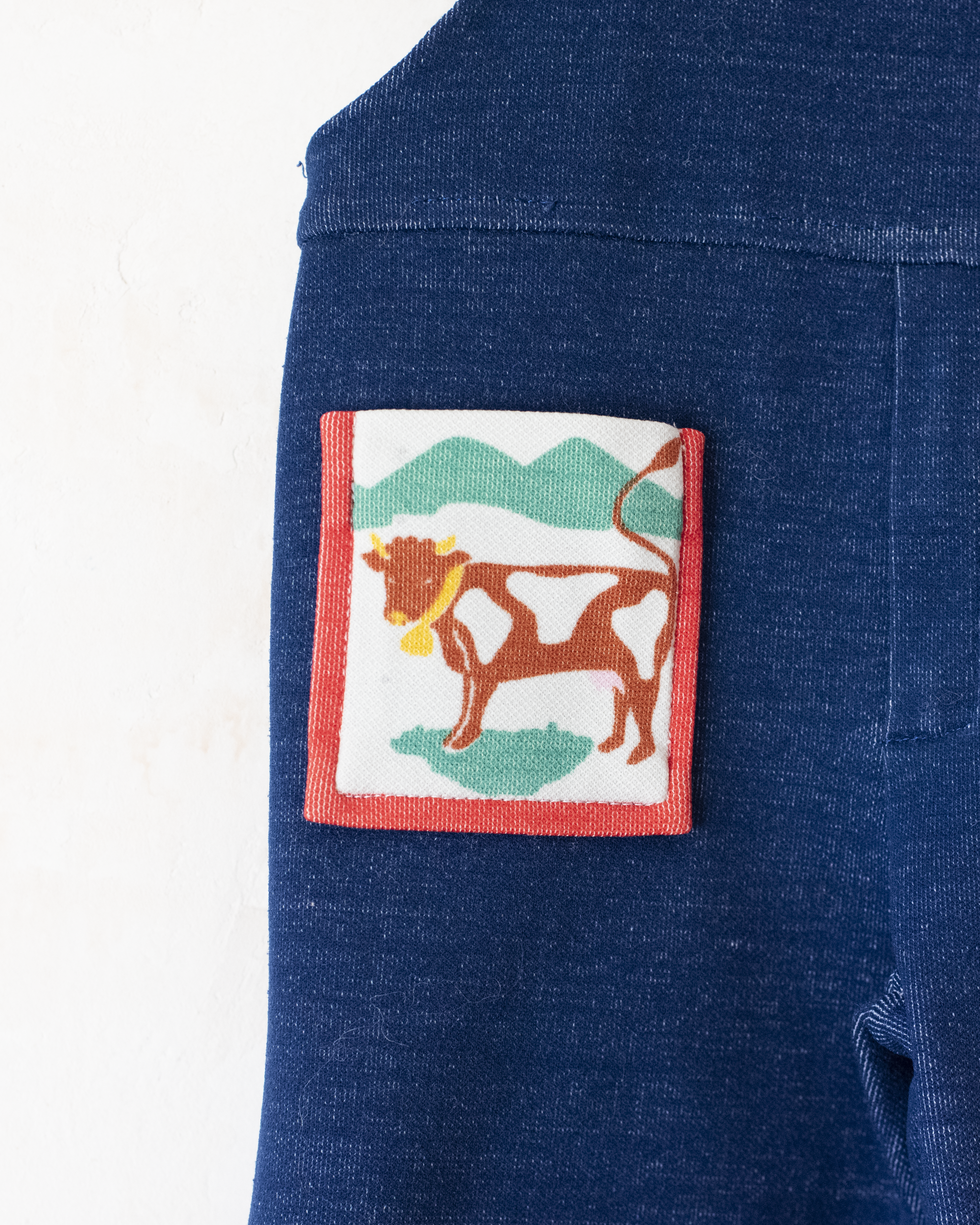 אוברול כחול מהסבנטיז עם קאובוי ופרה | 18-24 חודשים