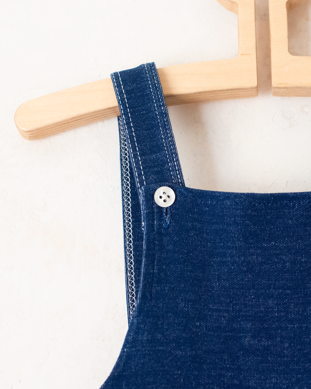 Blue overalls from the seventies with a cowboy and a cow | 18-24 months