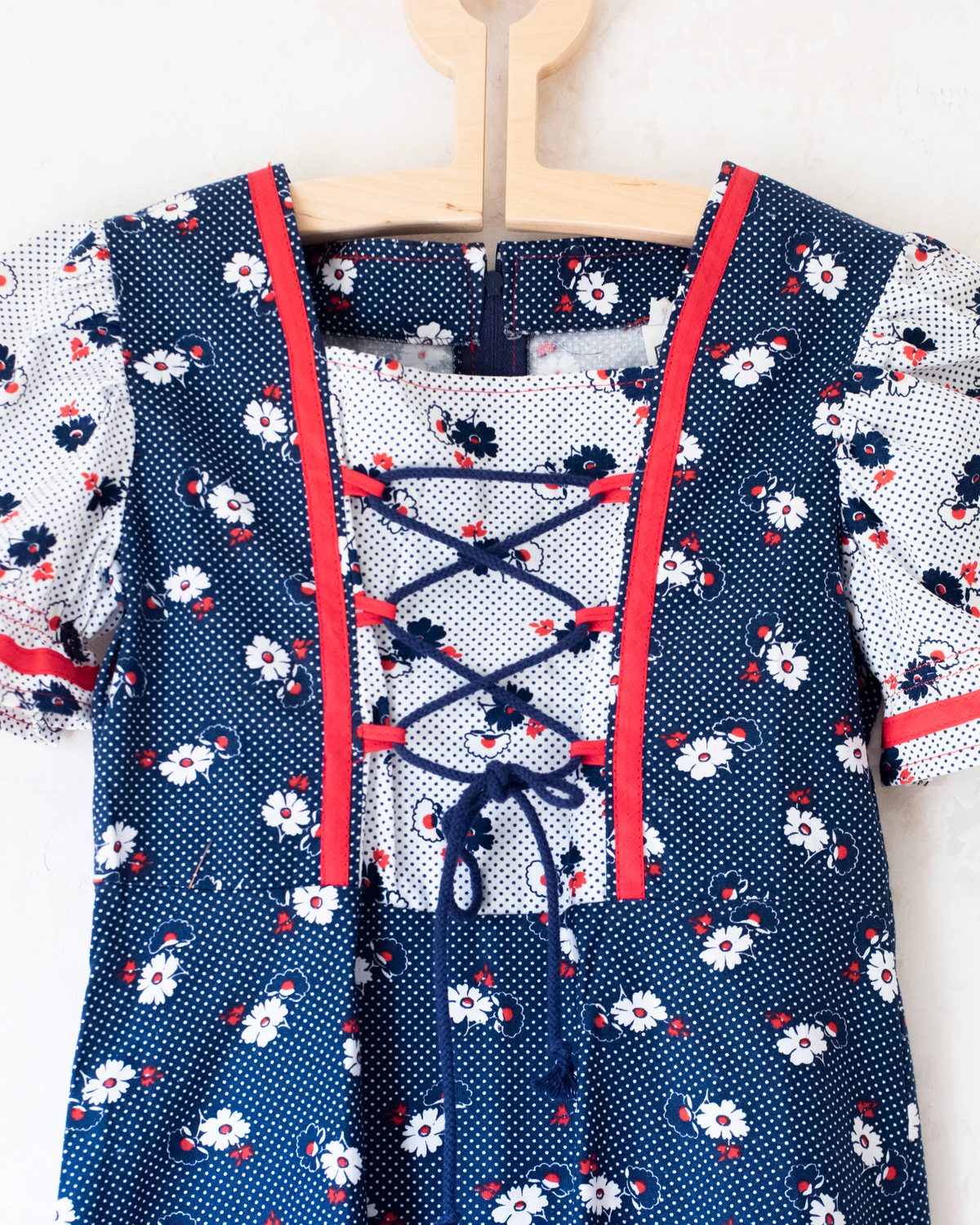 Floral dress with tie at the chest | Deadstock from the 70s | 5-6 years