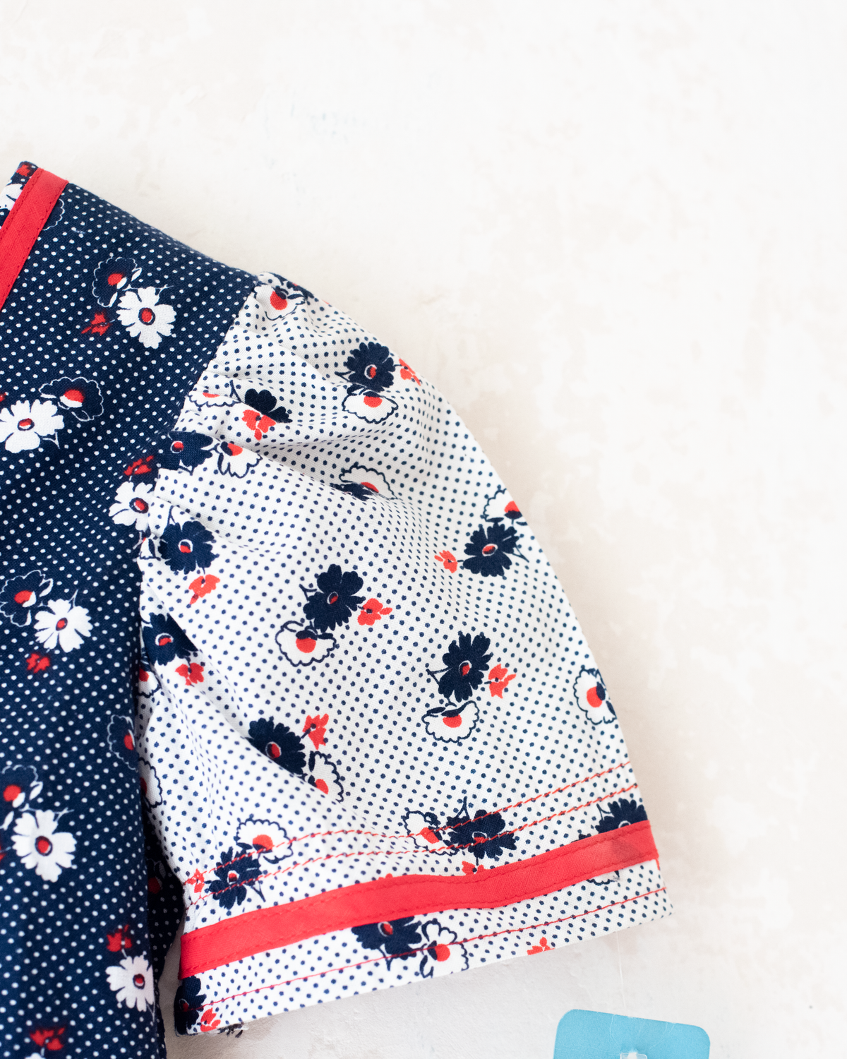 Floral dress with tie at the chest | Deadstock from the 70s | 5-6 years