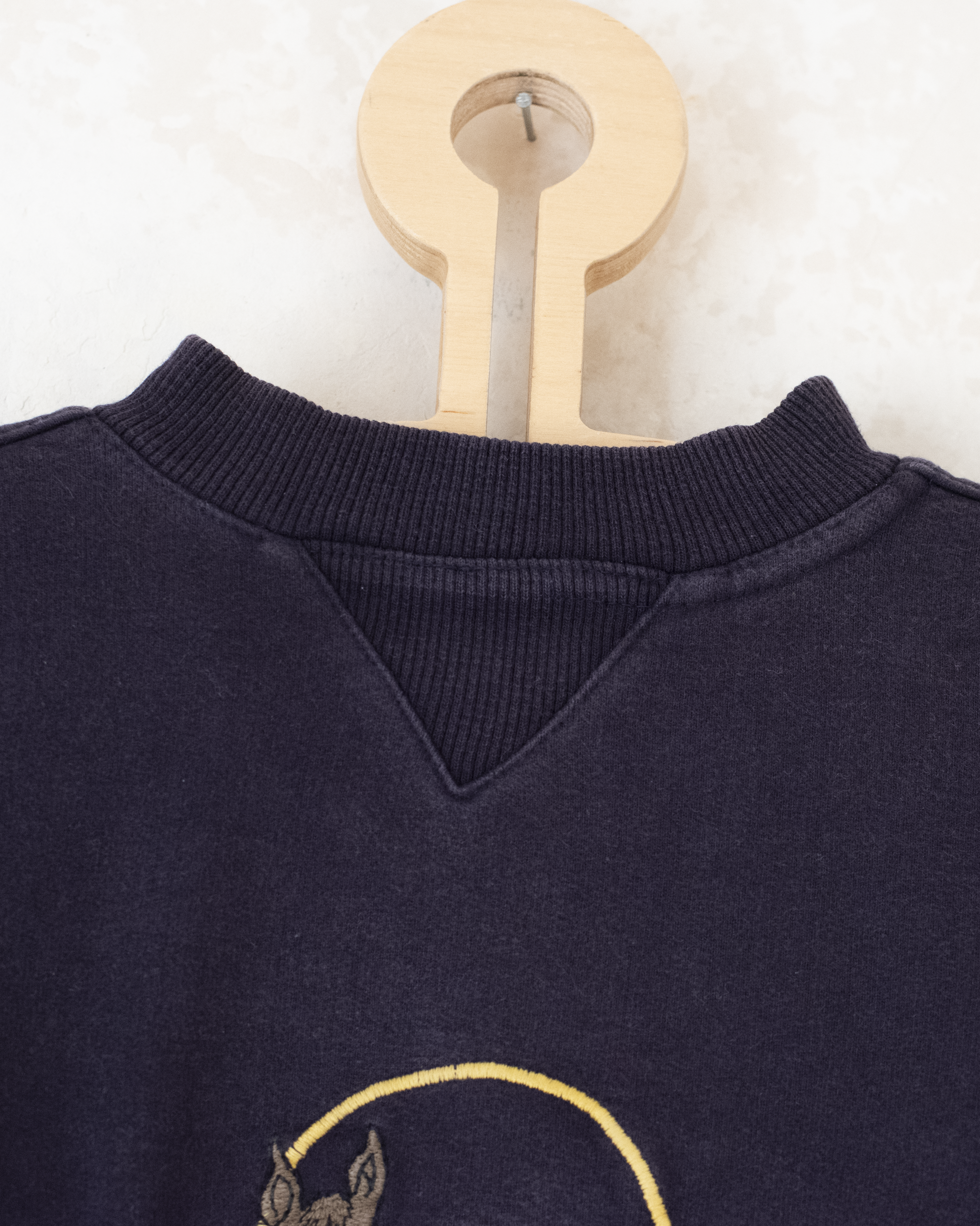 סווטשירט כחול עם רקמה של המלך בבר וסוס | 5-6 שנים