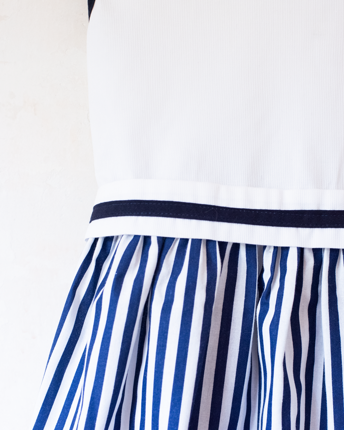 Sailor dress with embroidered sailboat | Spanish deadstock | 9-10 years