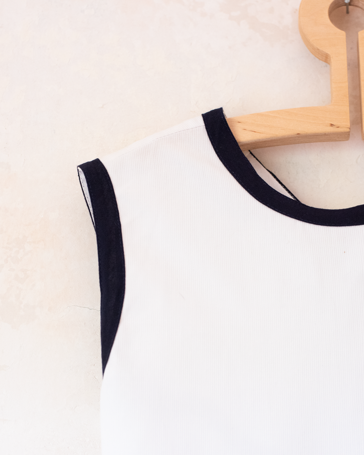 Sailor dress with embroidered sailboat | Spanish deadstock | 9-10 years