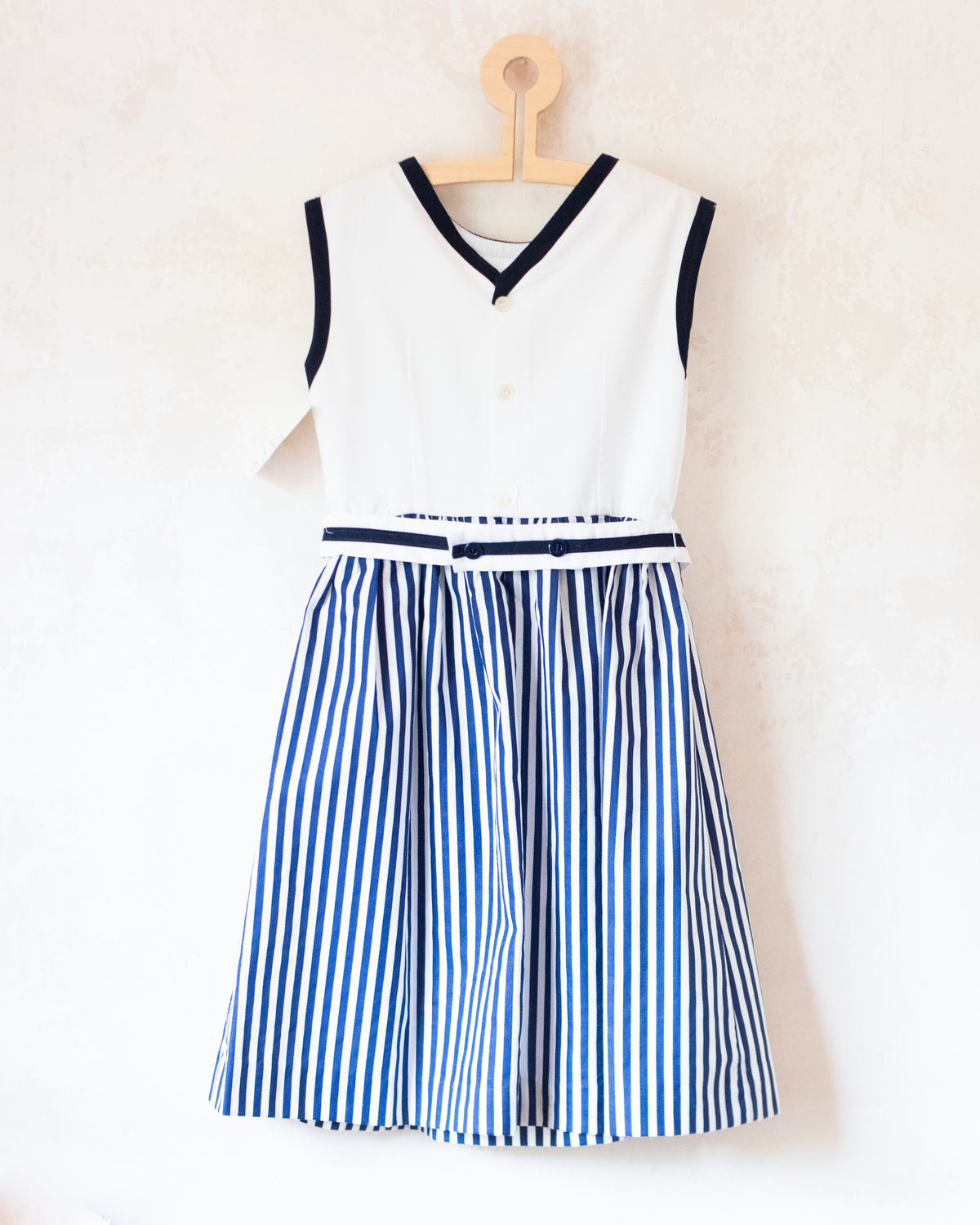 Sailor dress with embroidered sailboat | Spanish deadstock | 9-10 years