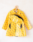מעיל גשם צהוב עם כובע והדפס נוצות | 7-8 שנים