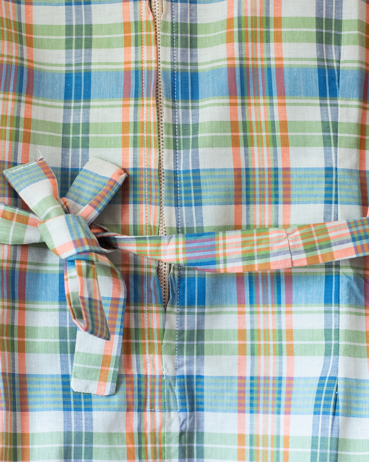 Plaid dress with belt | French deadstock from the 70s | 4-5 years