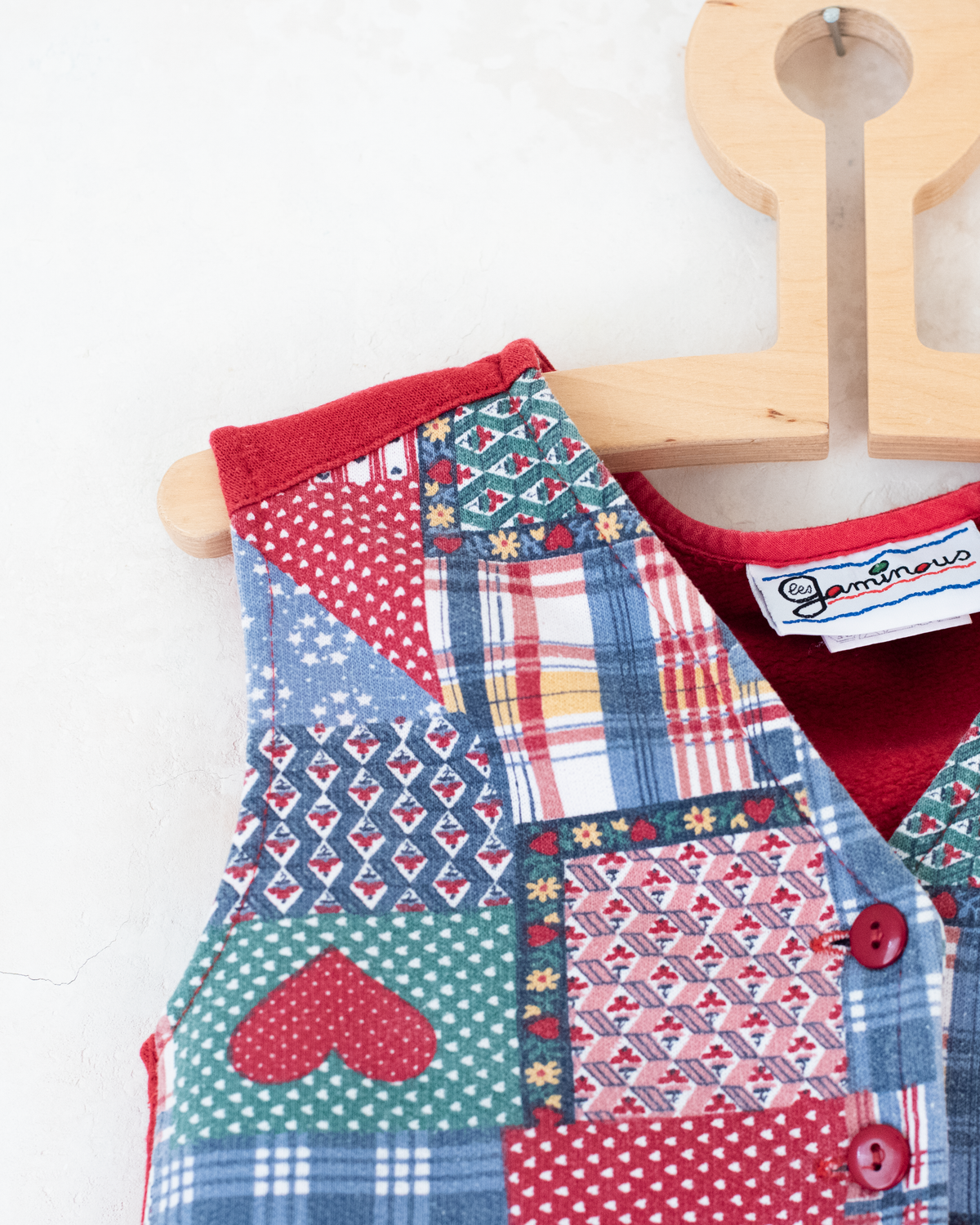 Colorful vest with flowers and hearts | 3-4 years