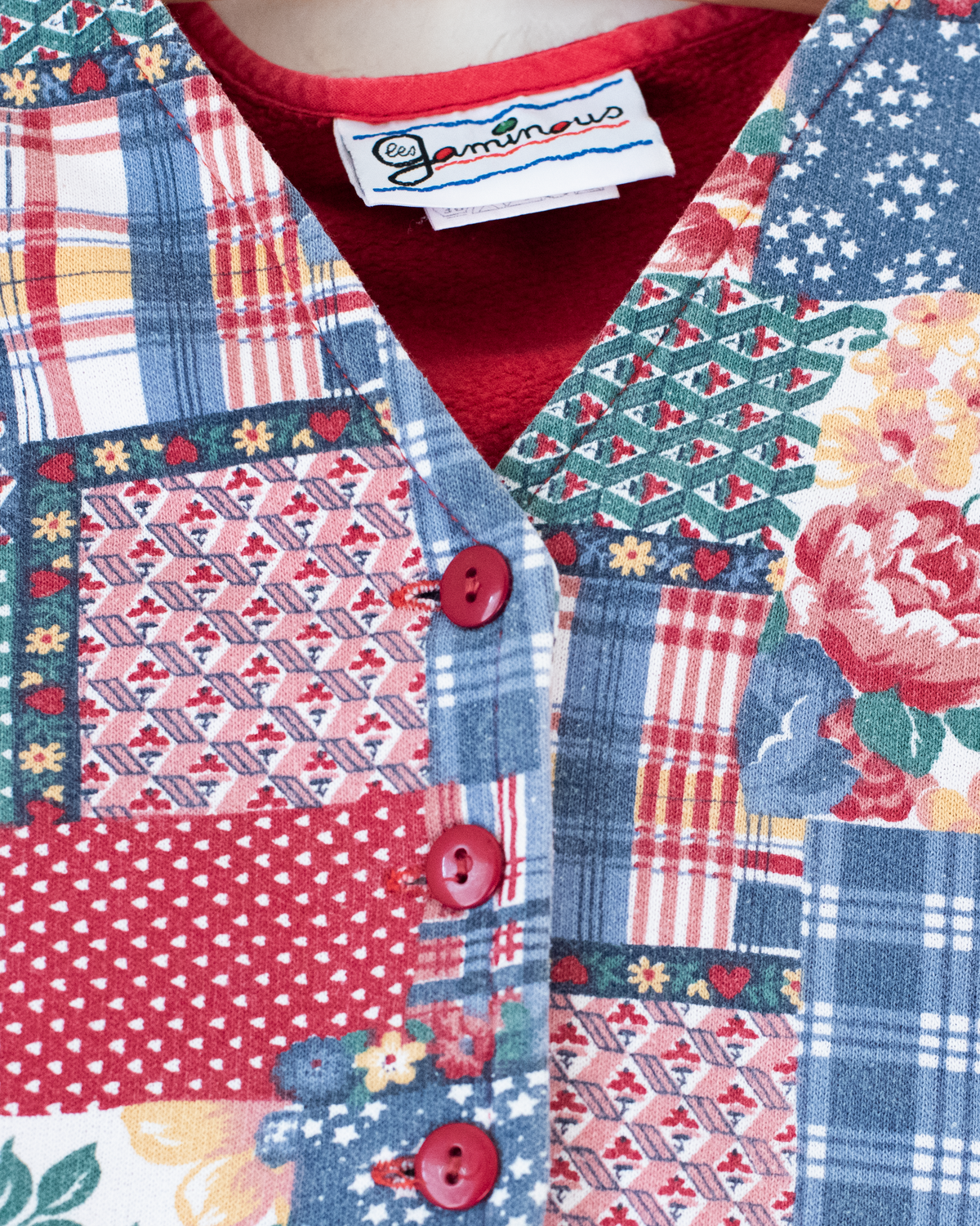 Colorful vest with flowers and hearts | 3-4 years