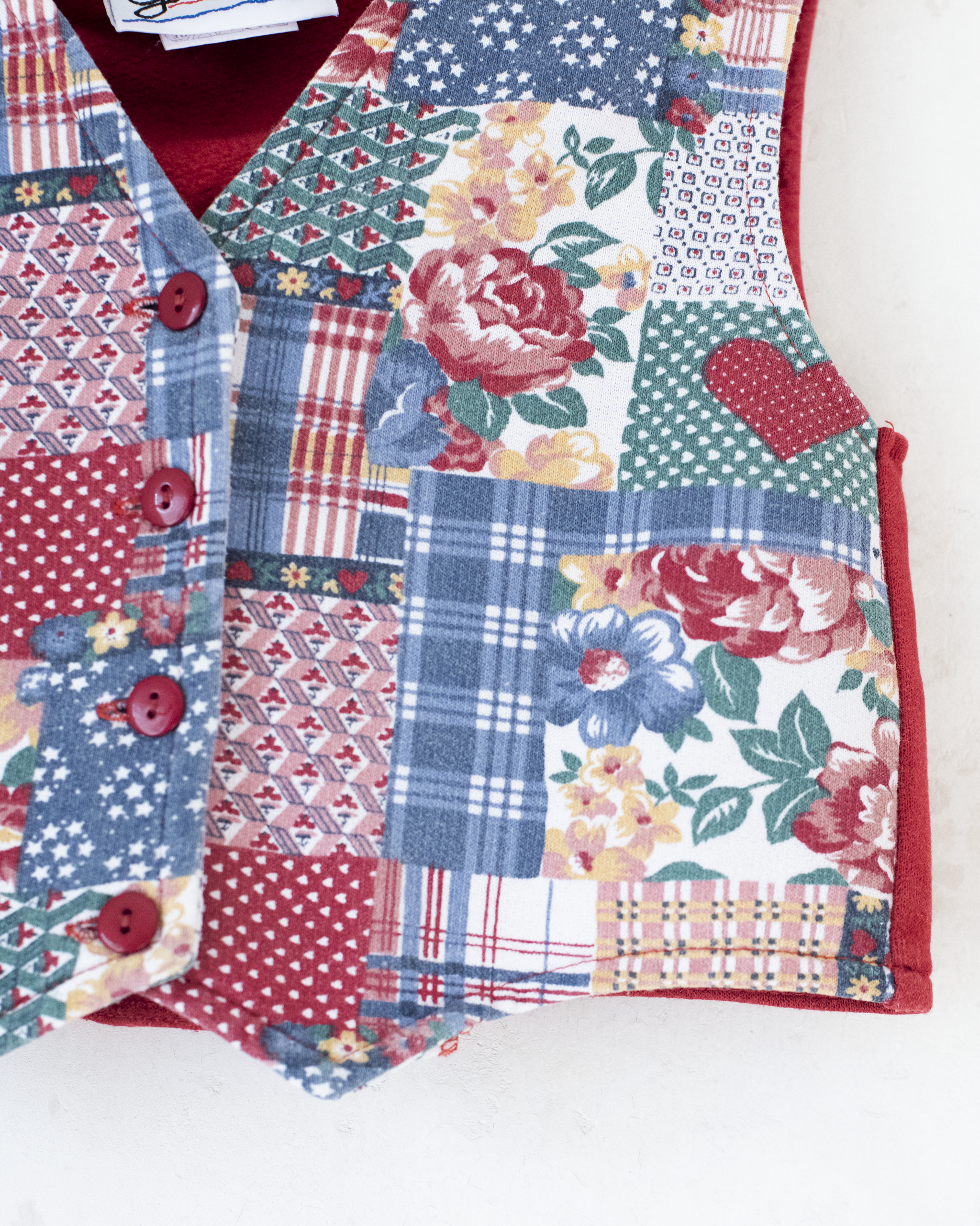 אפודה צבעונית עם פרחים ולבבות | 3-4 שנים