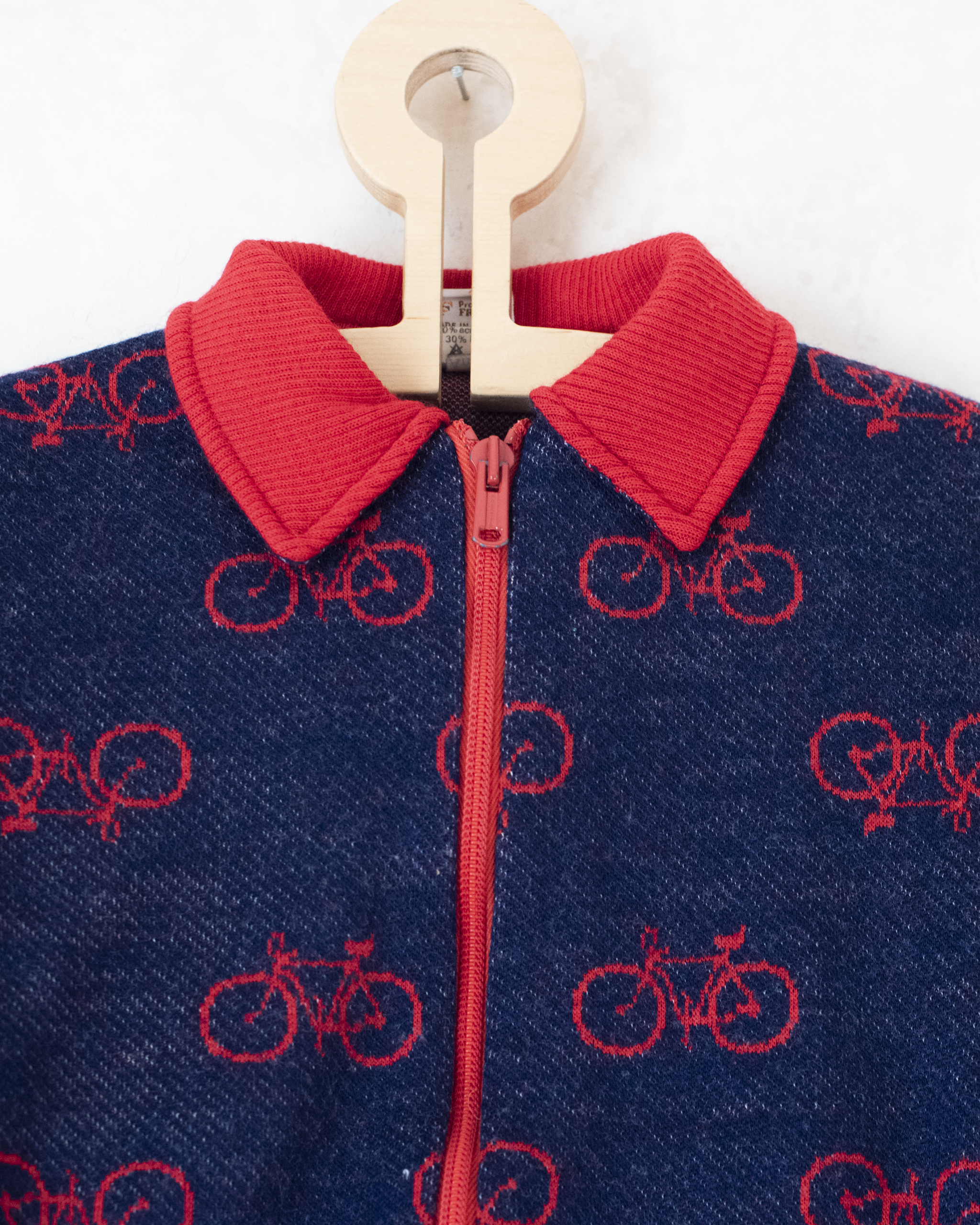 סט כחול עם אופניים אדומים | 5-6 שנים