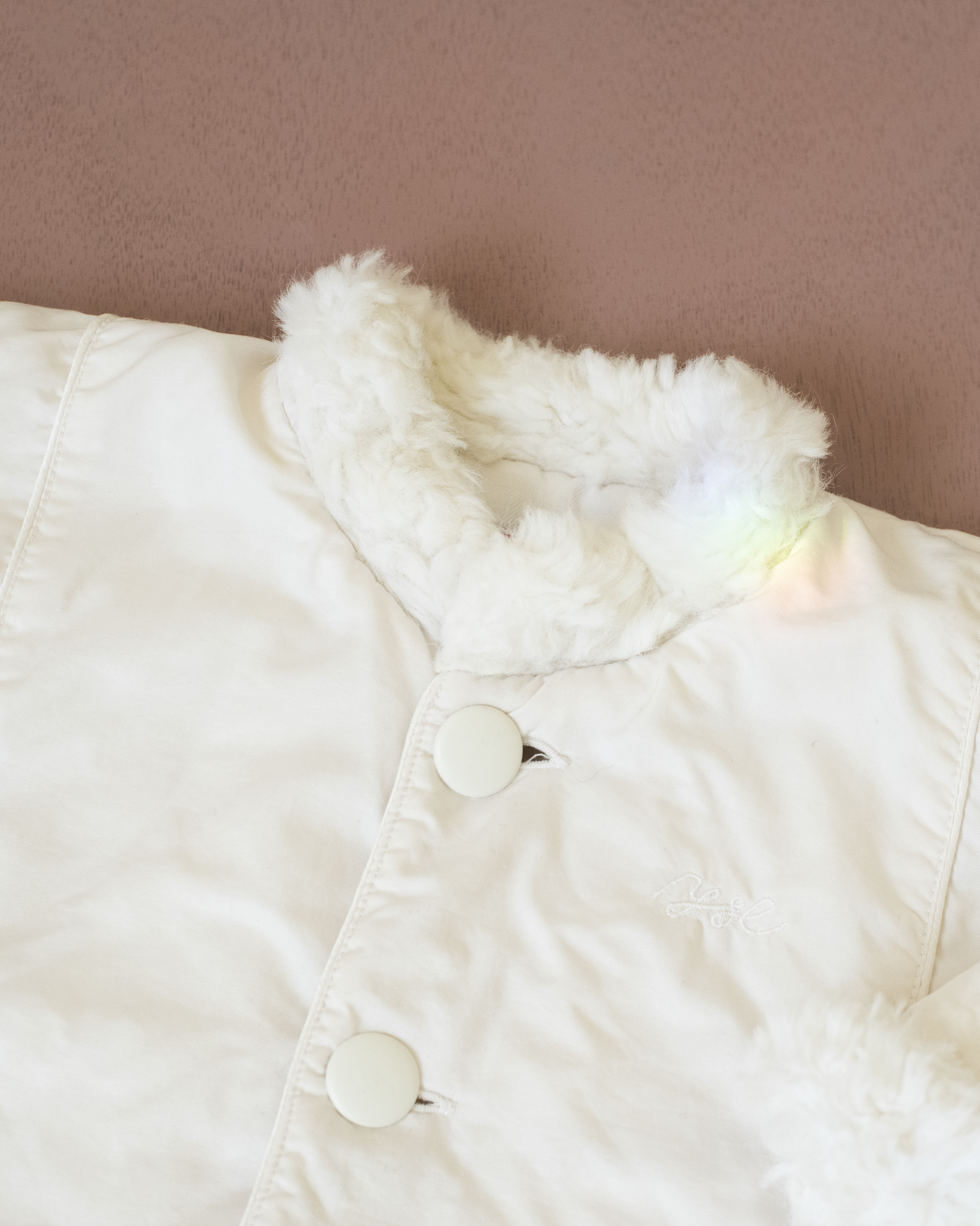 מעיל לבן עם פרווה מבית איב סאן לורן | 12-18 חודשים