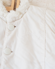 מעיל לבן עם פרווה מבית איב סאן לורן | 12-18 חודשים