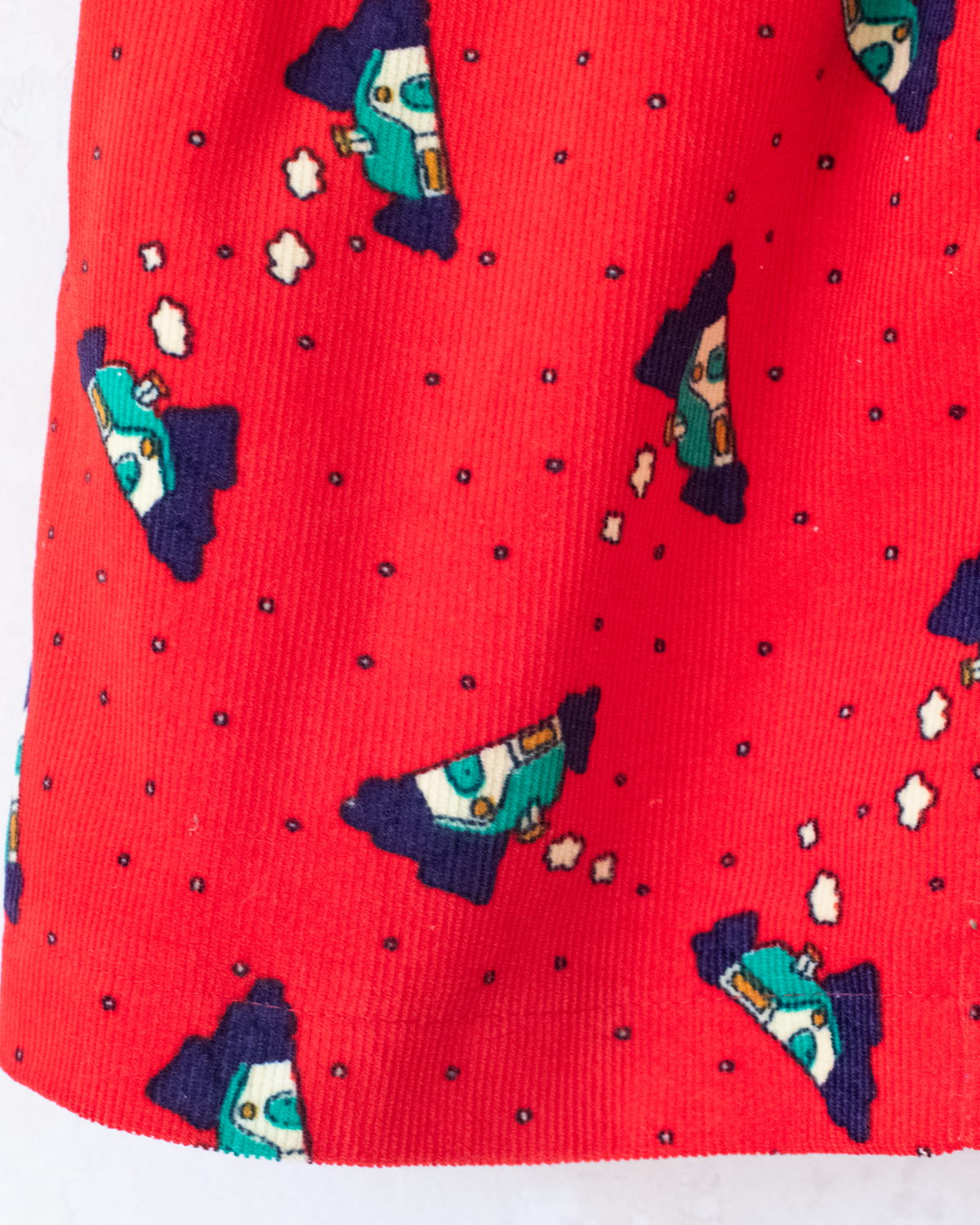 Red corduroy skirt with houses | Dead stock from Belgium | 5-6 years