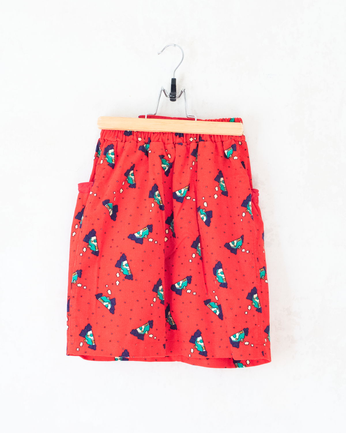 Red corduroy skirt with houses | Dead stock from Belgium | 5-6 years