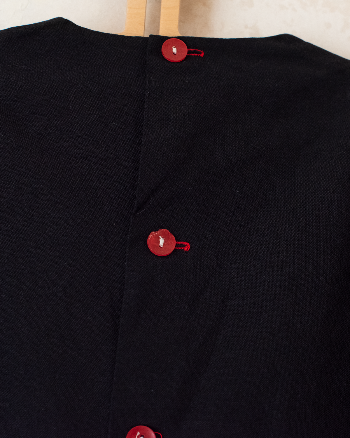 Black dress with plaid and embroidered songbird | French deadstock from the 70s | 3-4 years