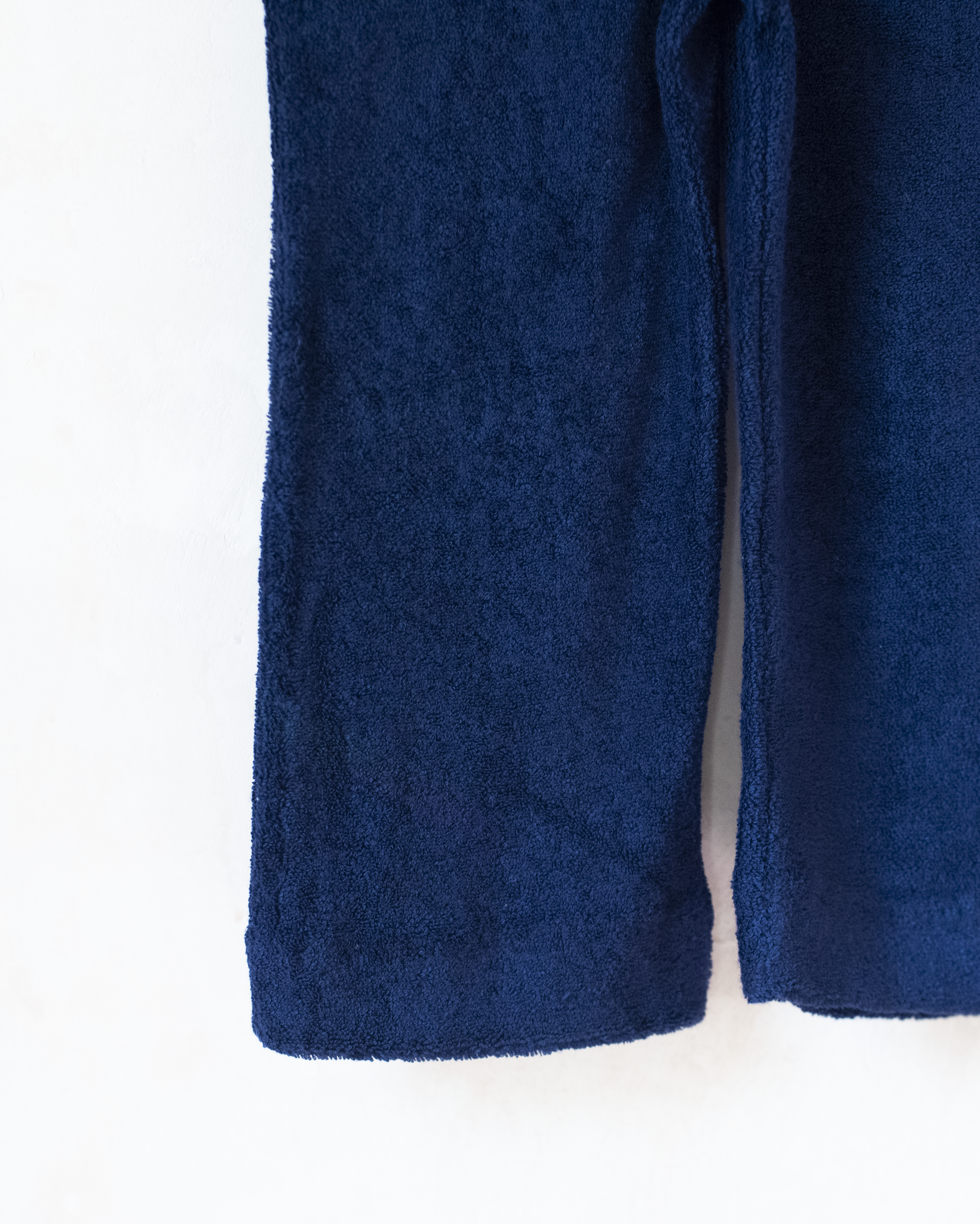 אוברול מבד מגבת עם רקמה של המלך בבר ומצנח | דד סטוק צרפתי מהסבנטיז | 2-3 שנים