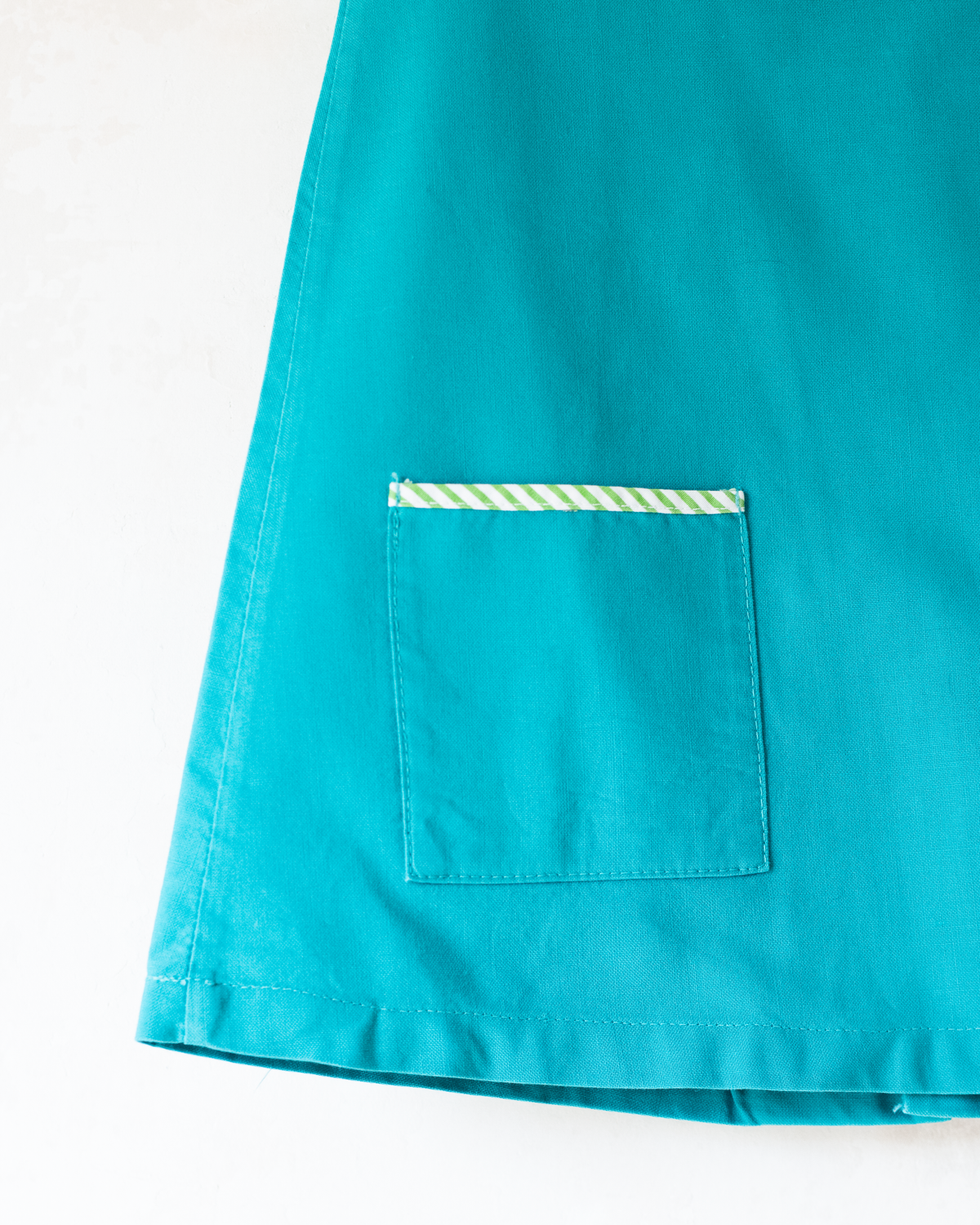 Green dress with embroidered tulip | 12-18 months