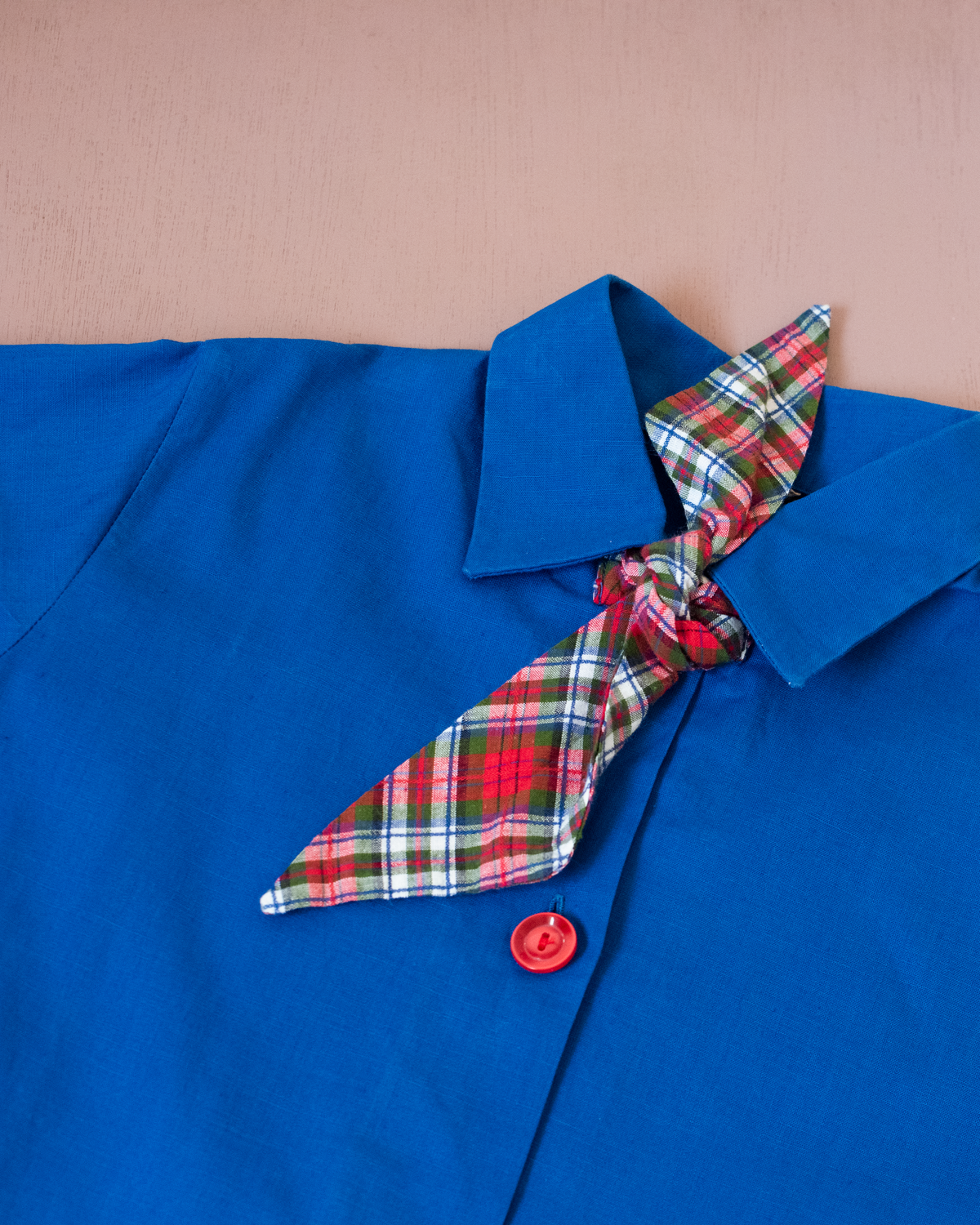 Seventies French shirt with tie and globe | 7-8 years