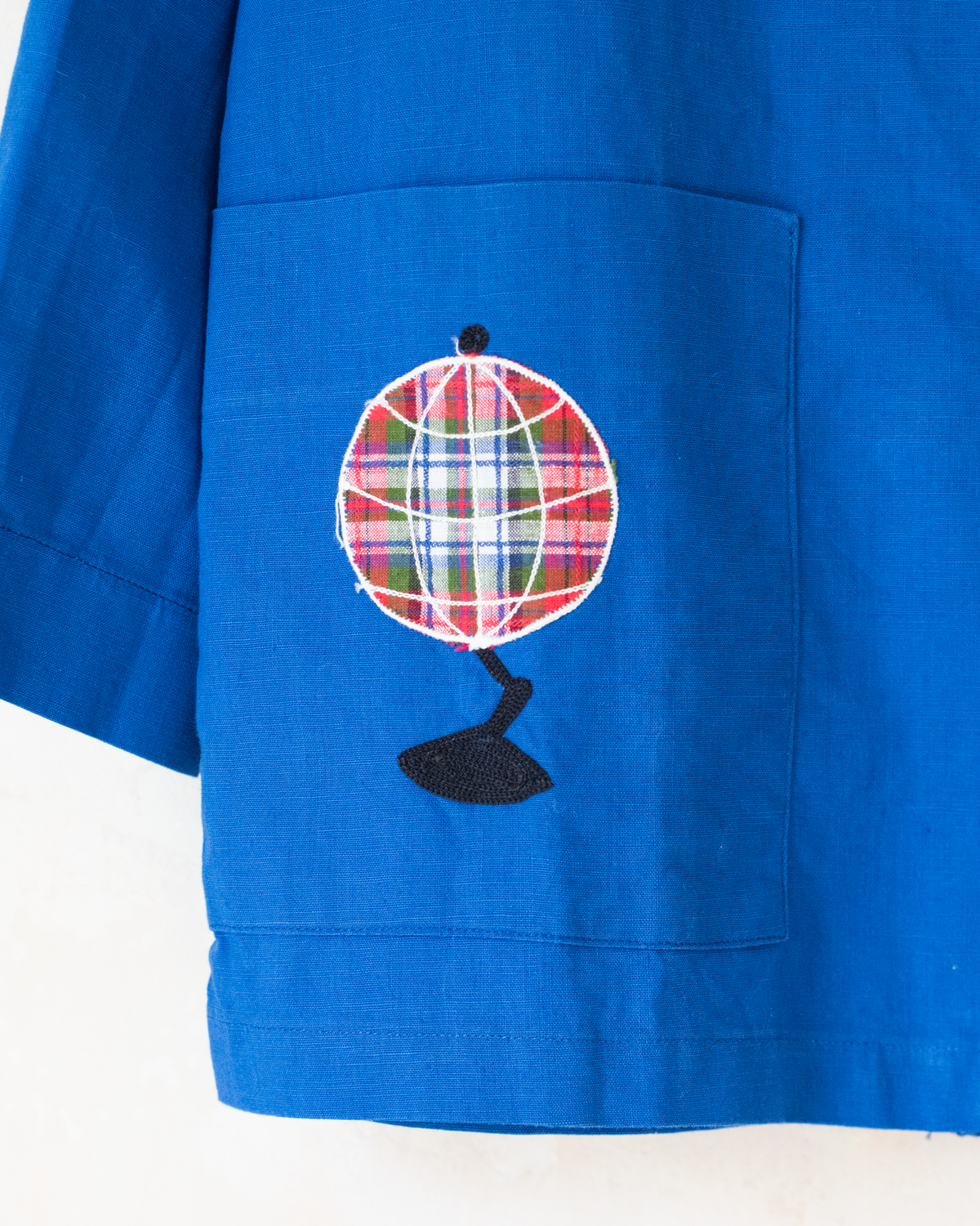 Seventies French shirt with tie and globe | 7-8 years