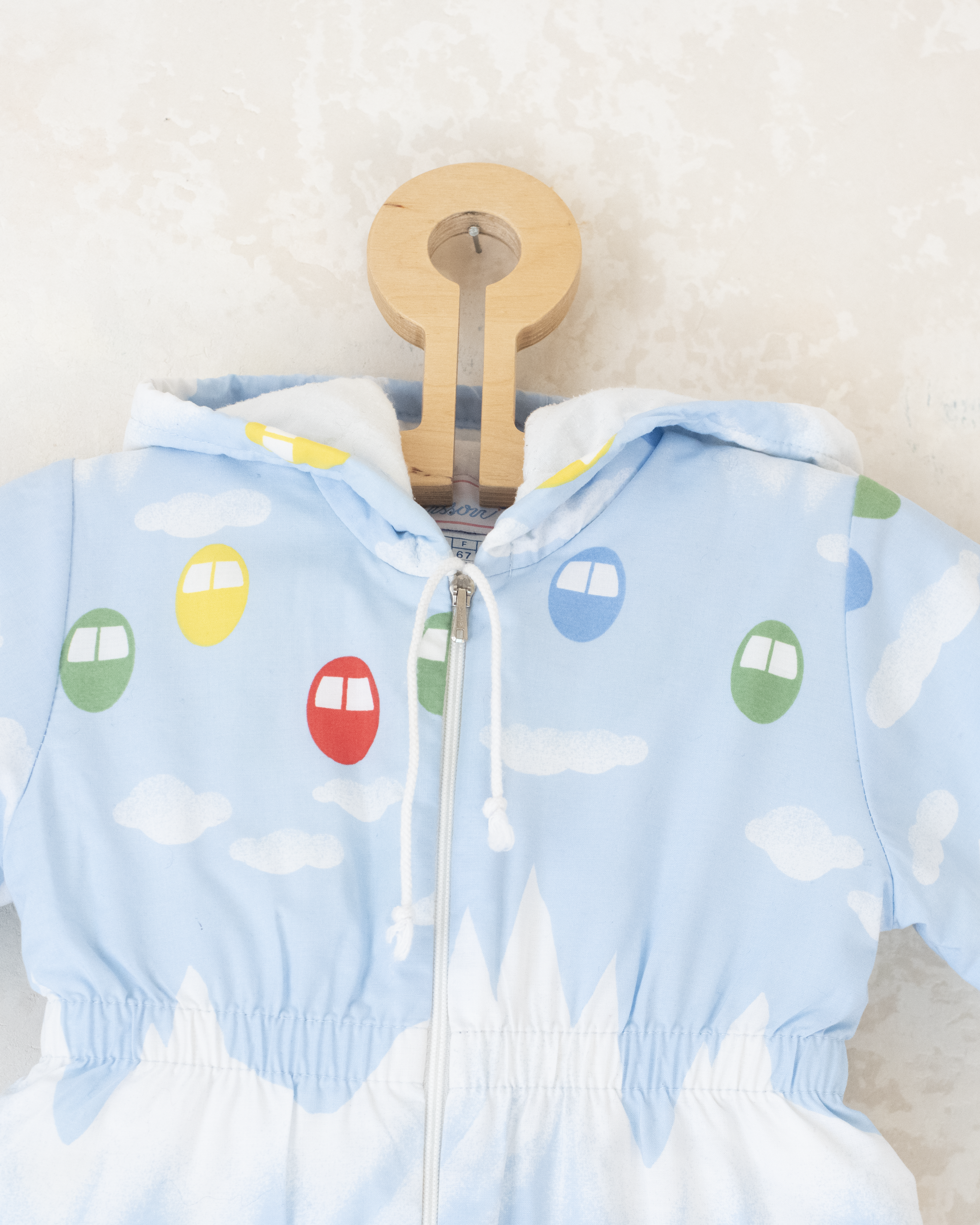 חרמונית עם נוף מושלג ורכבל | 6-9 חודשים