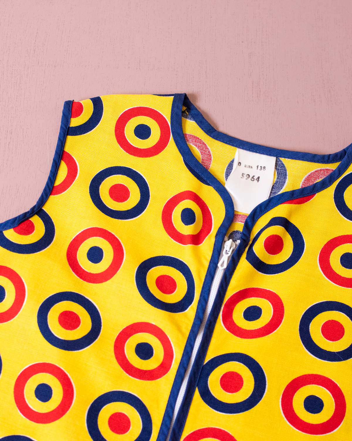 Yellow dress with circles | French deadstock from the 70s | 6-7 years