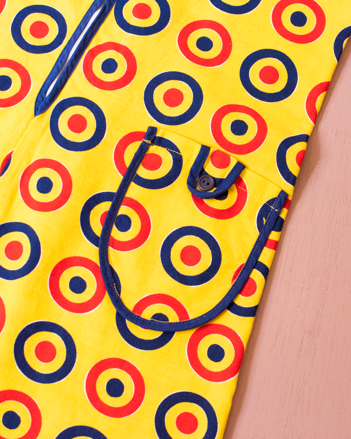 Yellow dress with circles | French deadstock from the 70s | 6-7 years