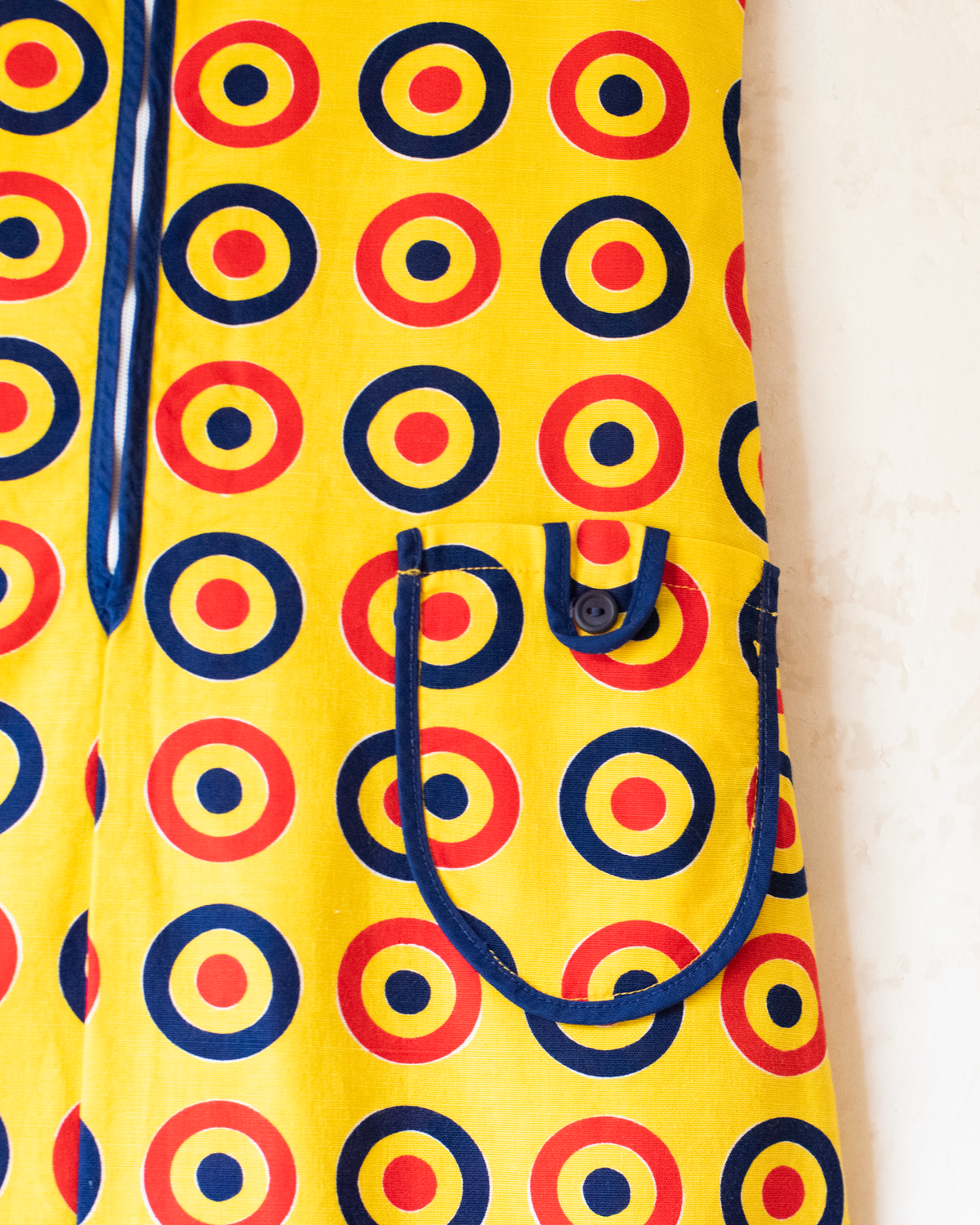 Yellow dress with circles | French deadstock from the 70s | 6-7 years