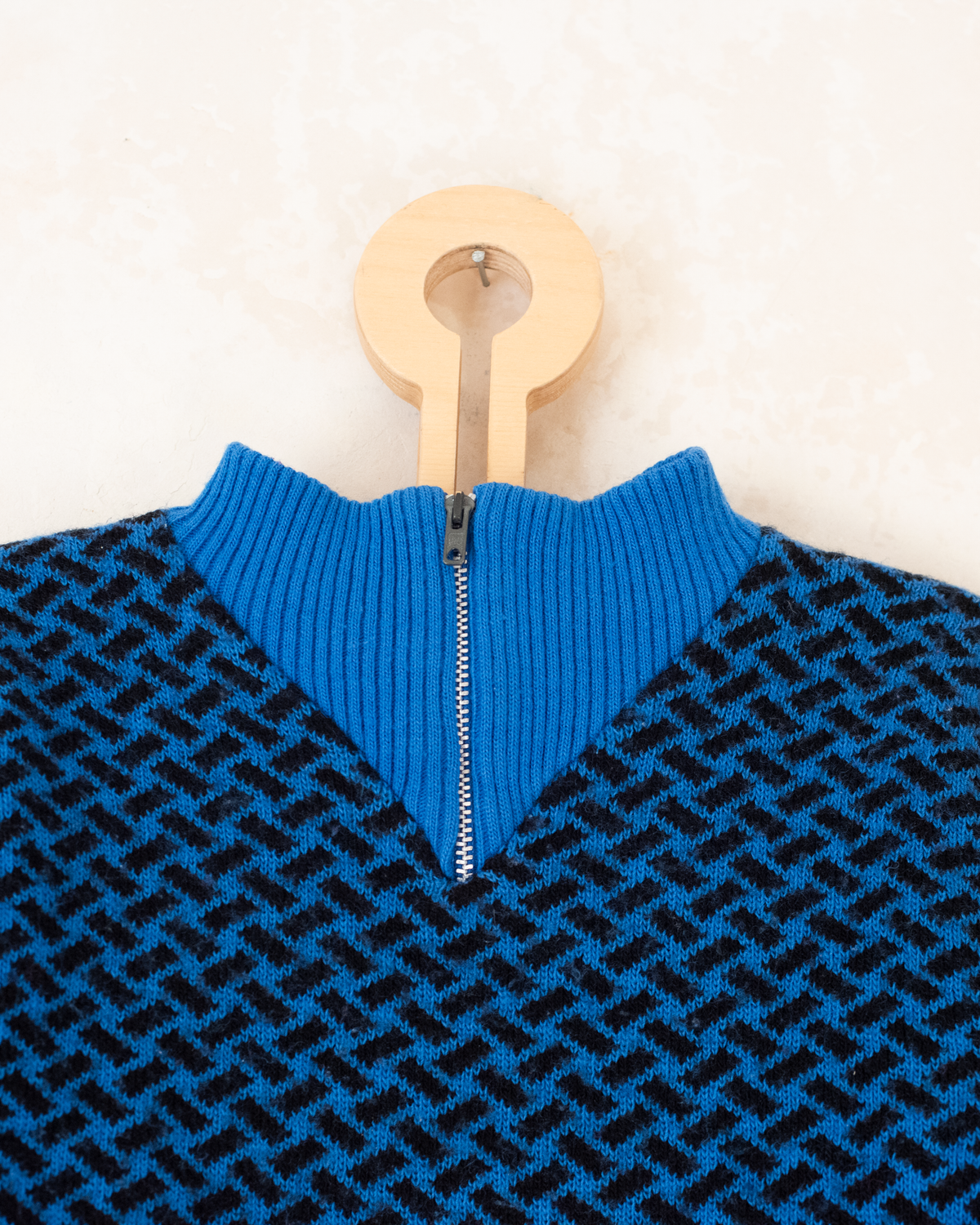 Blue and black grid sweater from the 80s | 4-5 years