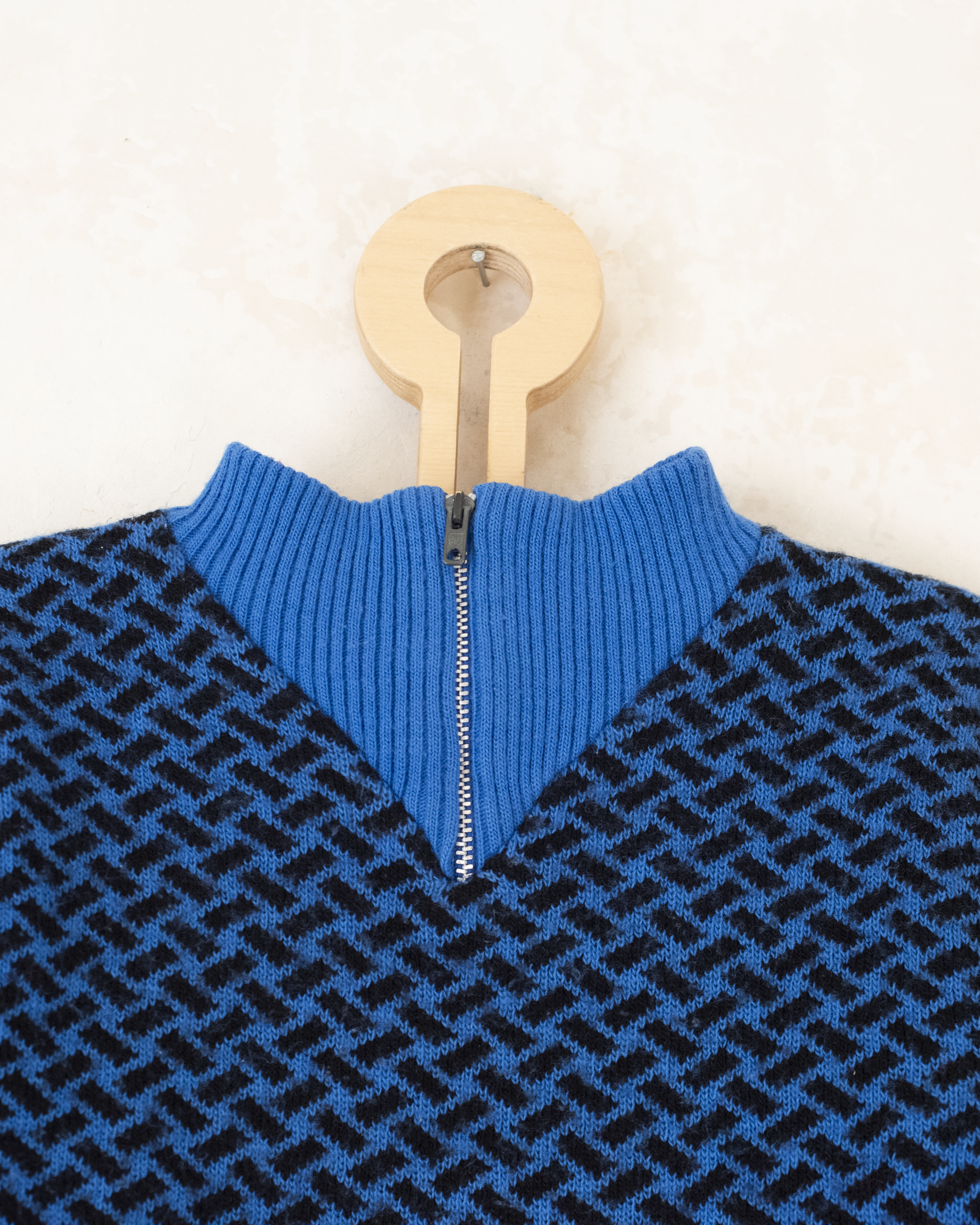 סריג כחול ושחור מהאייטיז | 4-5 שנים