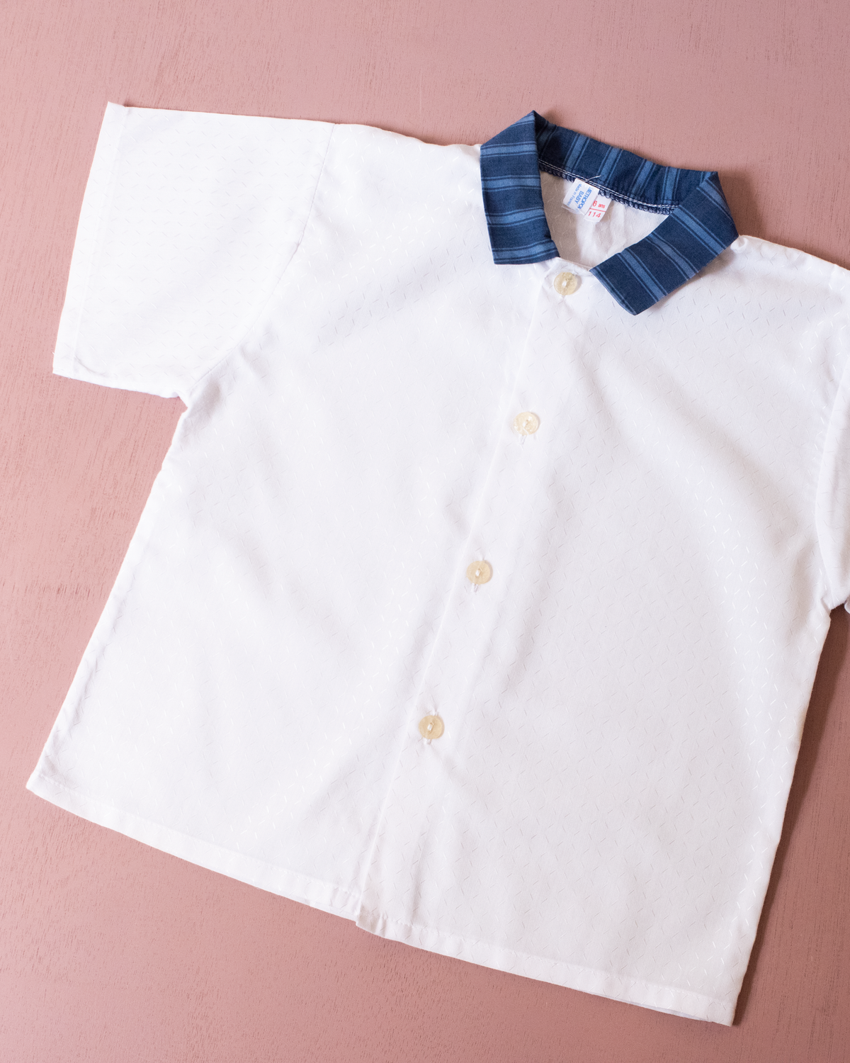 Shiny white button-down shirt with blue collar | 5-6 years