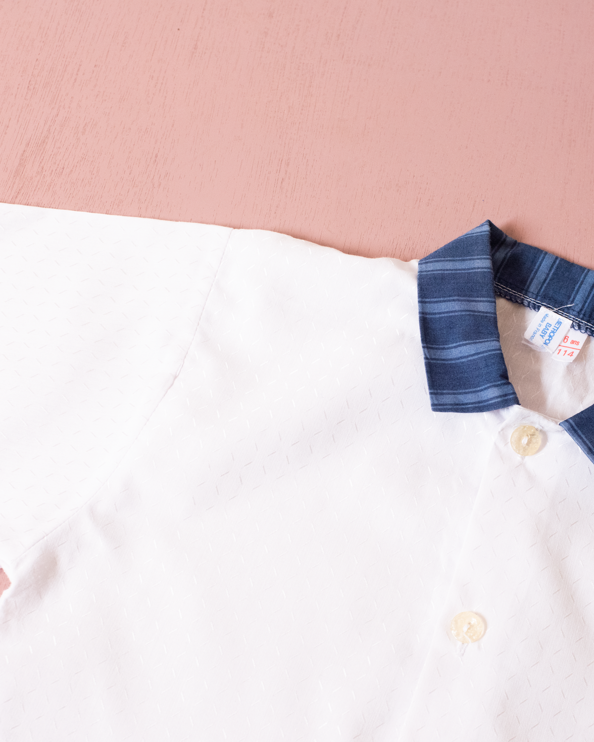Shiny white button-down shirt with blue collar | 5-6 years