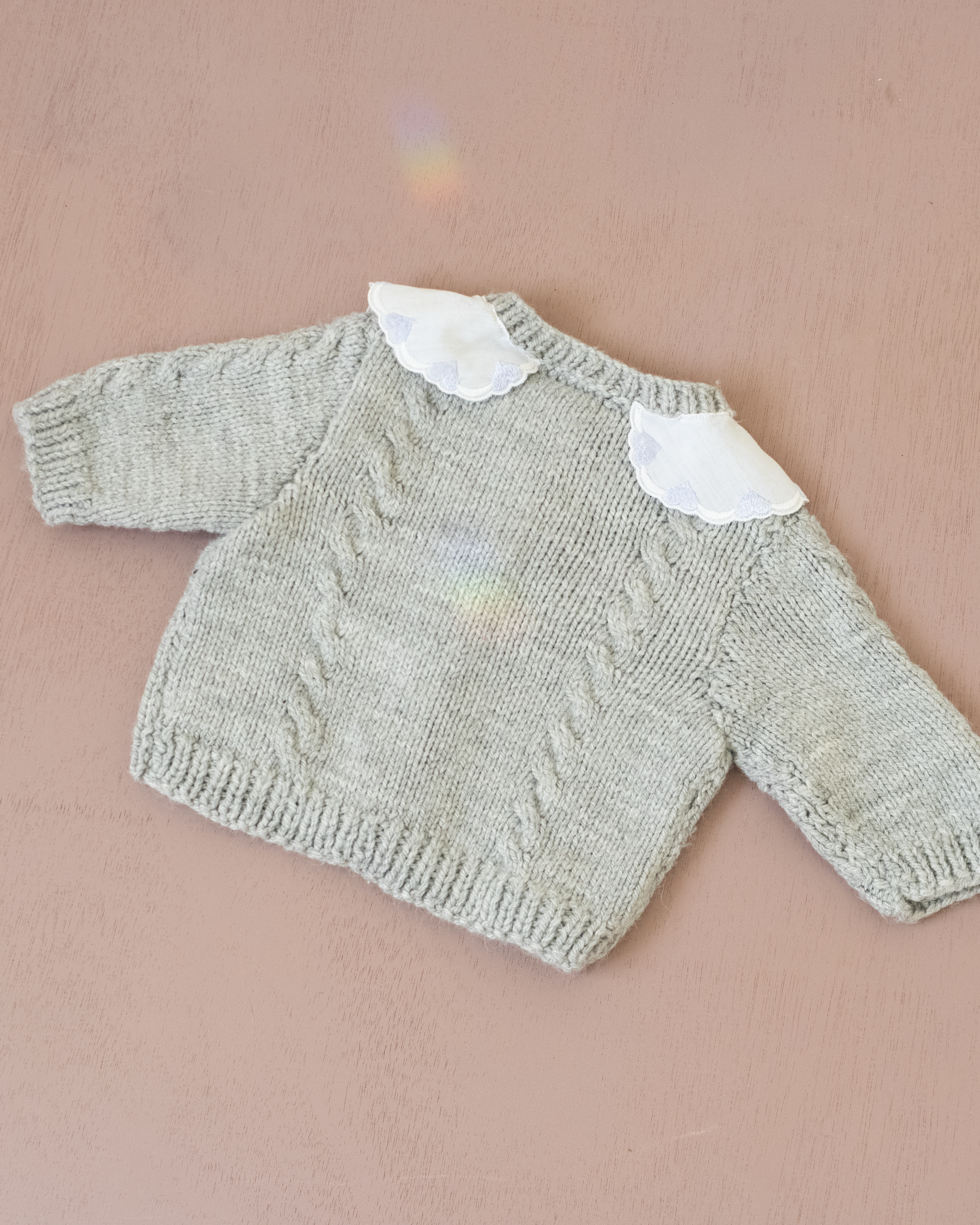 קרדיגן צמר אפור עם לבבות בצווארון | 0-3 חודשים