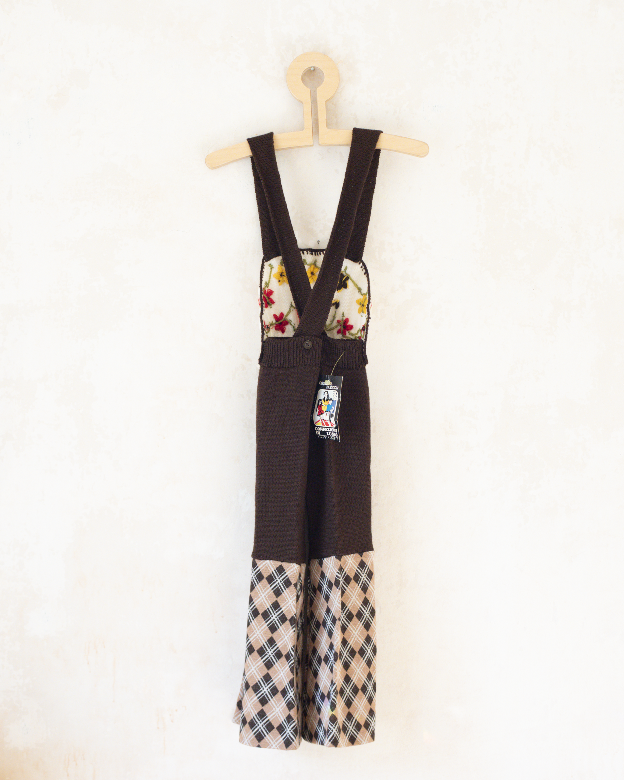 אוברול חום סרוג עם פרחים ומשבצות | דד סטוק איטלקי | 2-3 שנים