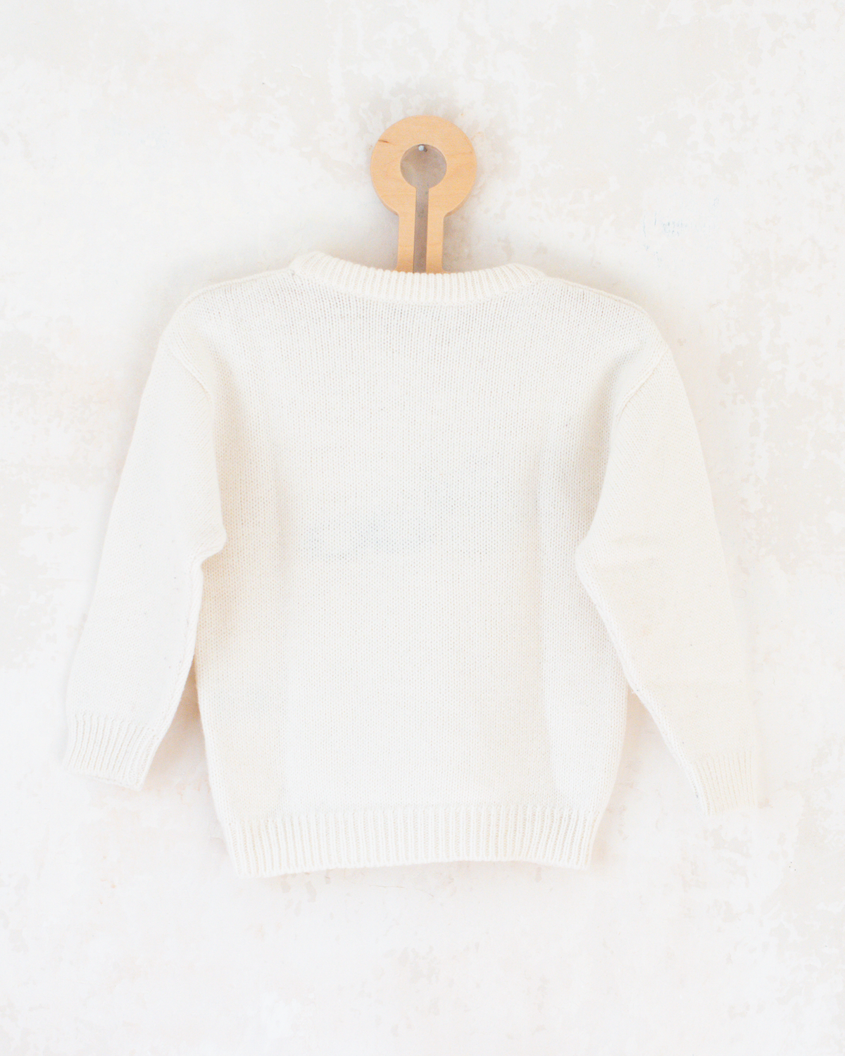 White sweater with teacup and mug embroidery | 3-4 years