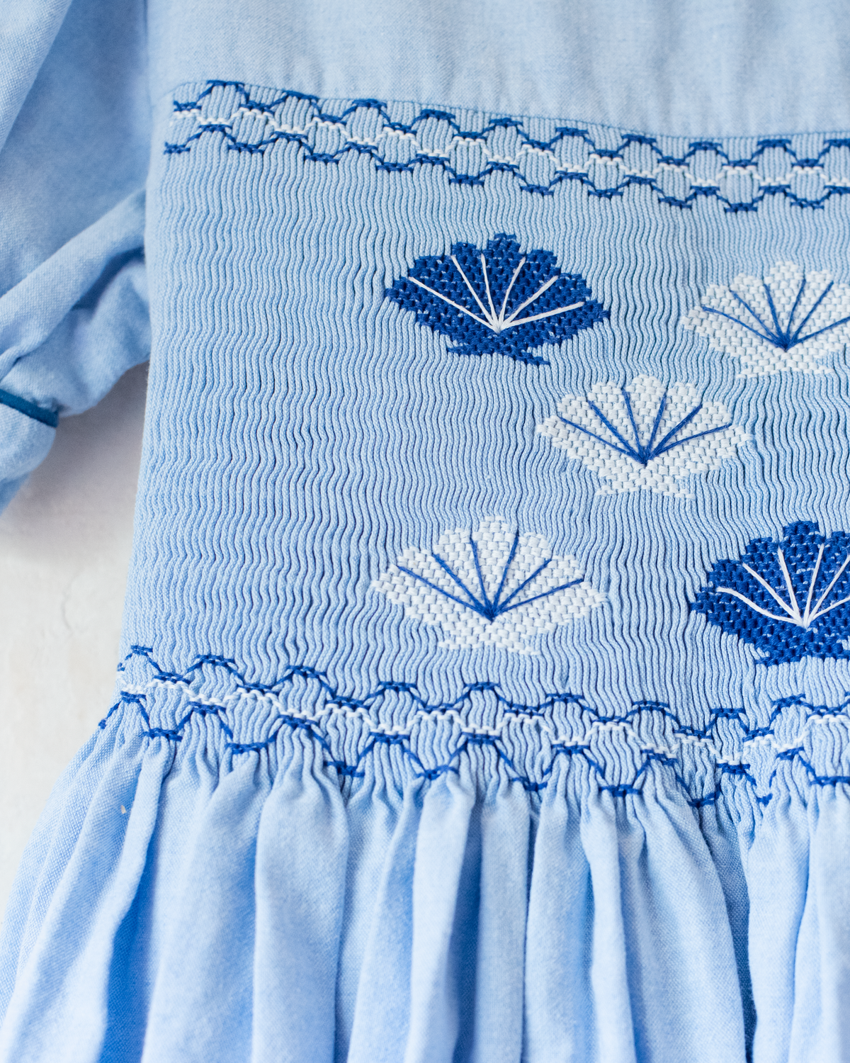 Light blue dress with scallop embroidery | 8-9 years