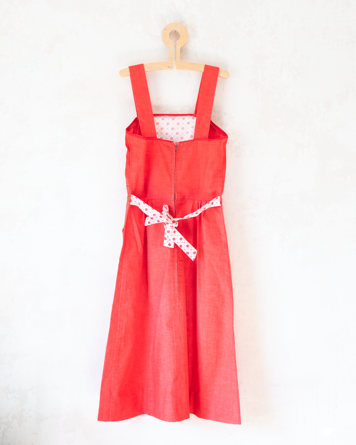 Red dress with flowers and pockets | 9-10 years